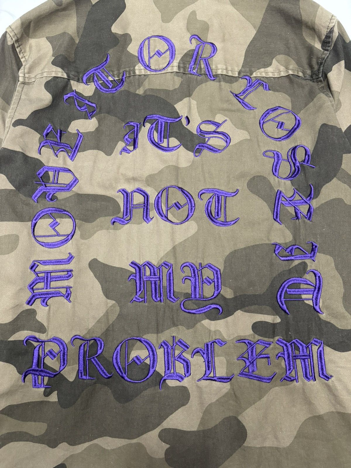 Divided × H&M VINTAGE CAMO PATTERN GOTHIC TEXT UTILITY JACKET CHROME STYLE Size US S / EU 44-46 / 1 - 12 Thumbnail