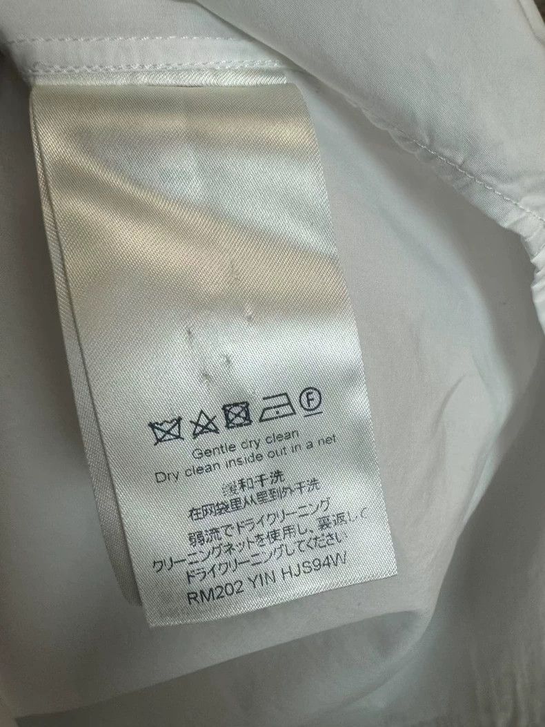 Louis Vuitton Louis Vuitton Show style white hollowed-out three-flower w Size US M / EU 48-50 / 2 - 6 Thumbnail