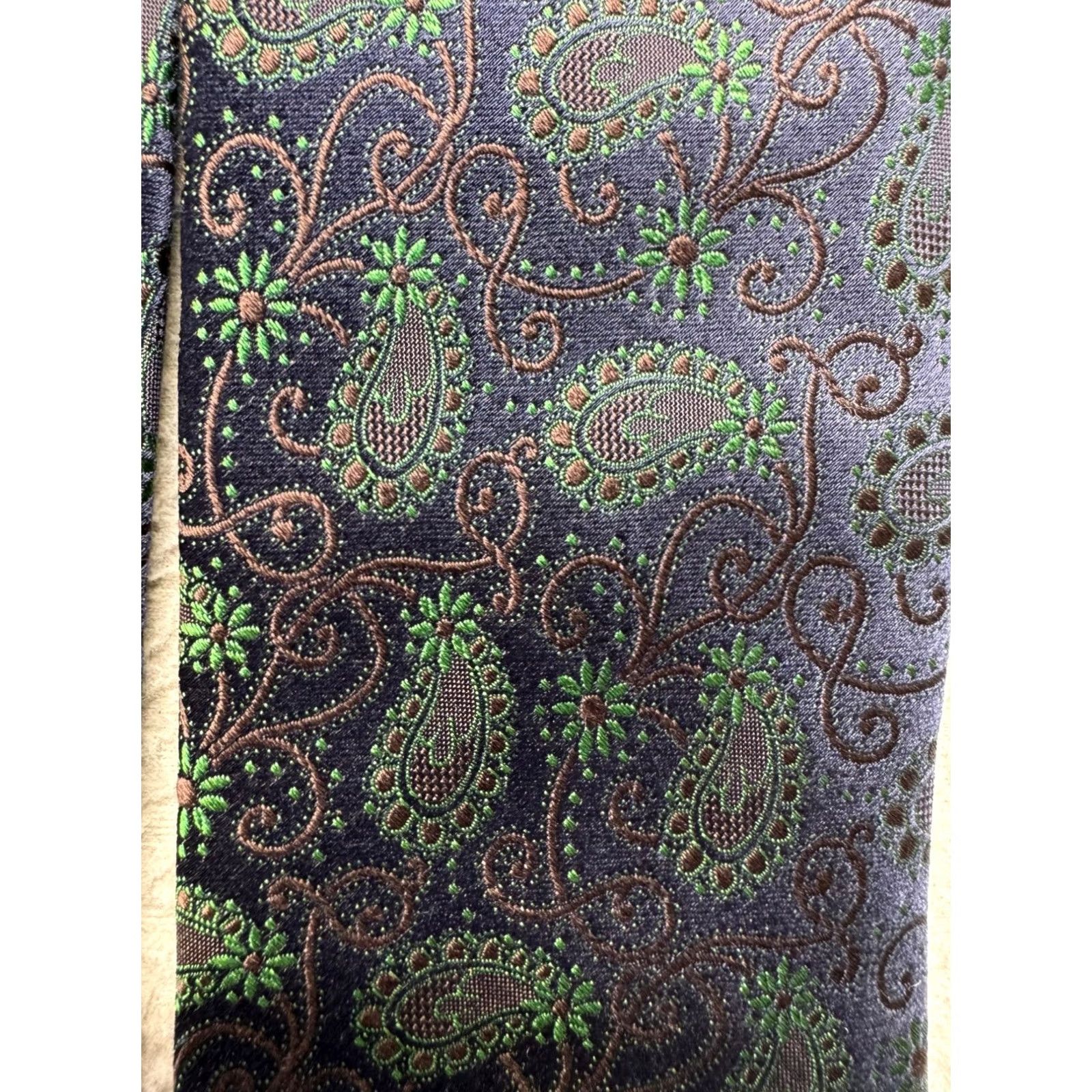 Vintage Italo Ferretti Tie Navy Green Paisley Silk Designer Narrow 29in 3.5in Men Vintage? Size ONE SIZE - 3 Thumbnail