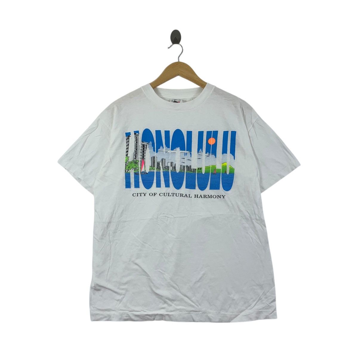 Vintage Vintage 90’ HONOLULU CARIBBEAN DREAM Illustration Tee Size US XL / EU 56 / 4 - 1 Thumbnail