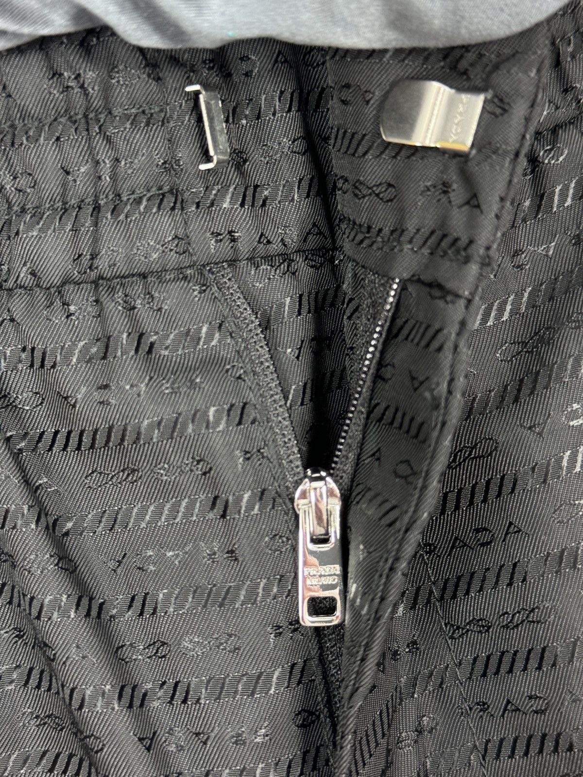 Prada LOGO PRINT NYLON TROUSERS Size US 30 / EU 46 - 4 Thumbnail
