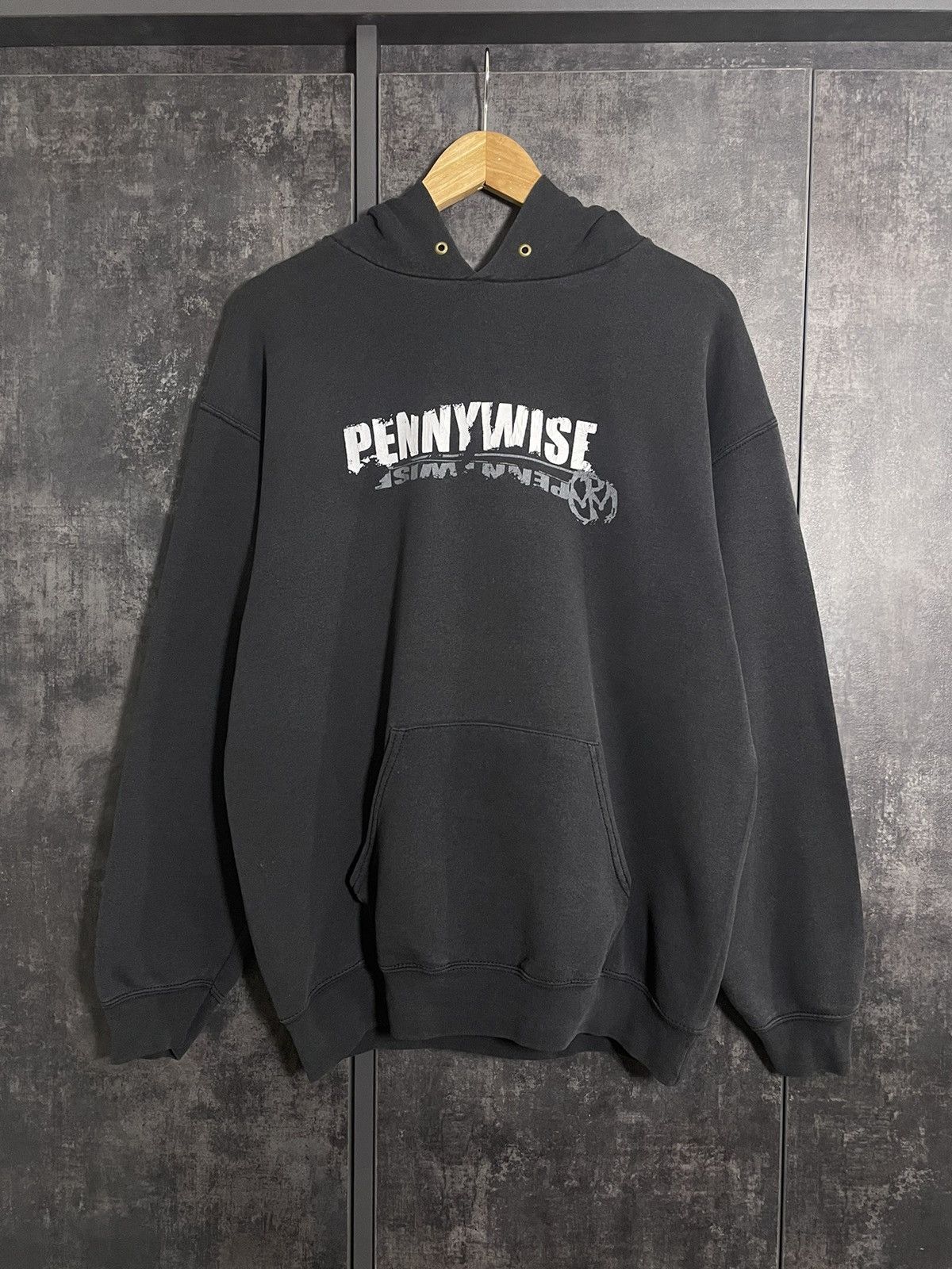 Rare Vintage 00s Pennywise Band Punk Boxy Hoodie Faded USA