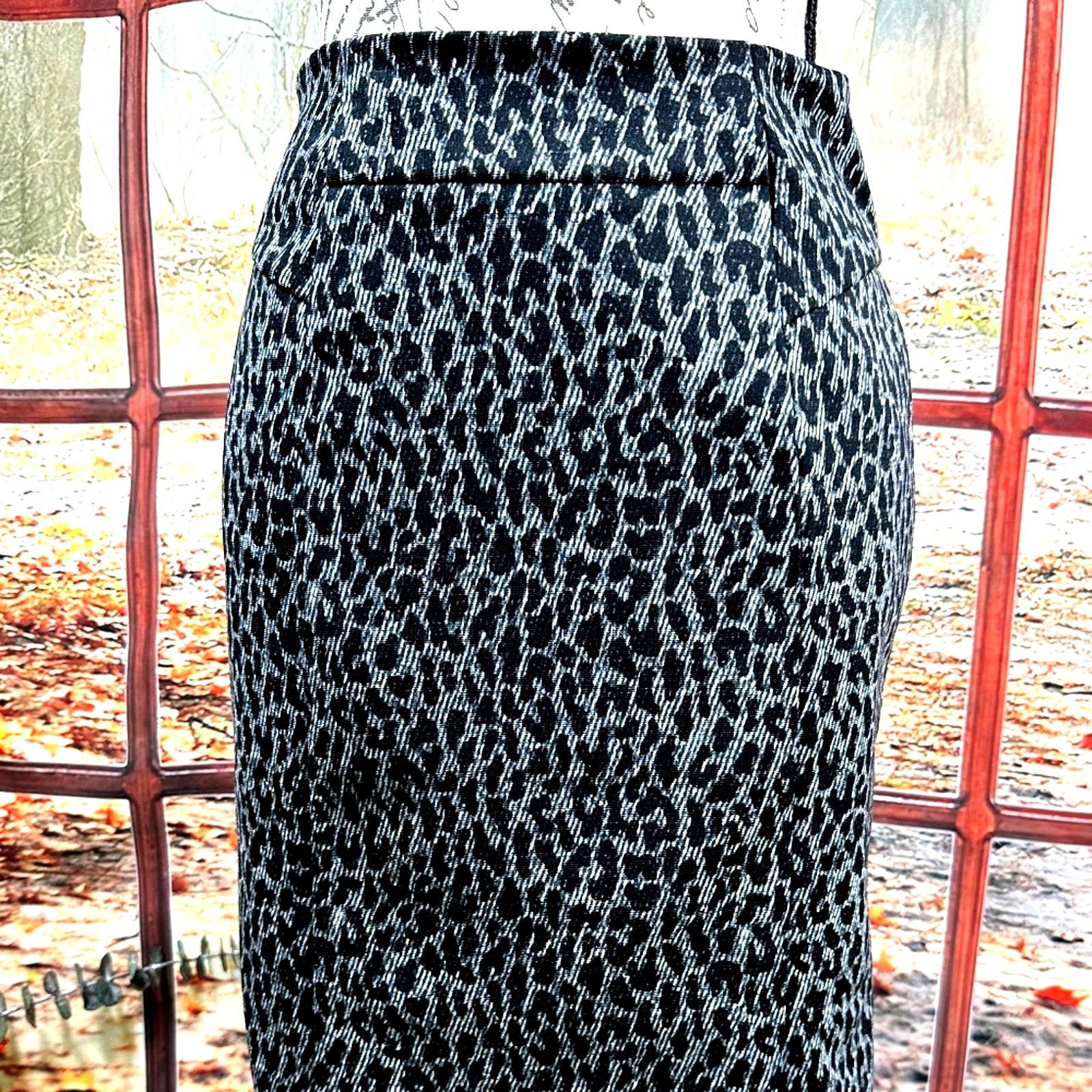 Michael Kors Michael Kors Leopard Print Skirt Gray and Black size 2 Size 26" / US 2 / IT 38 - 6 Thumbnail