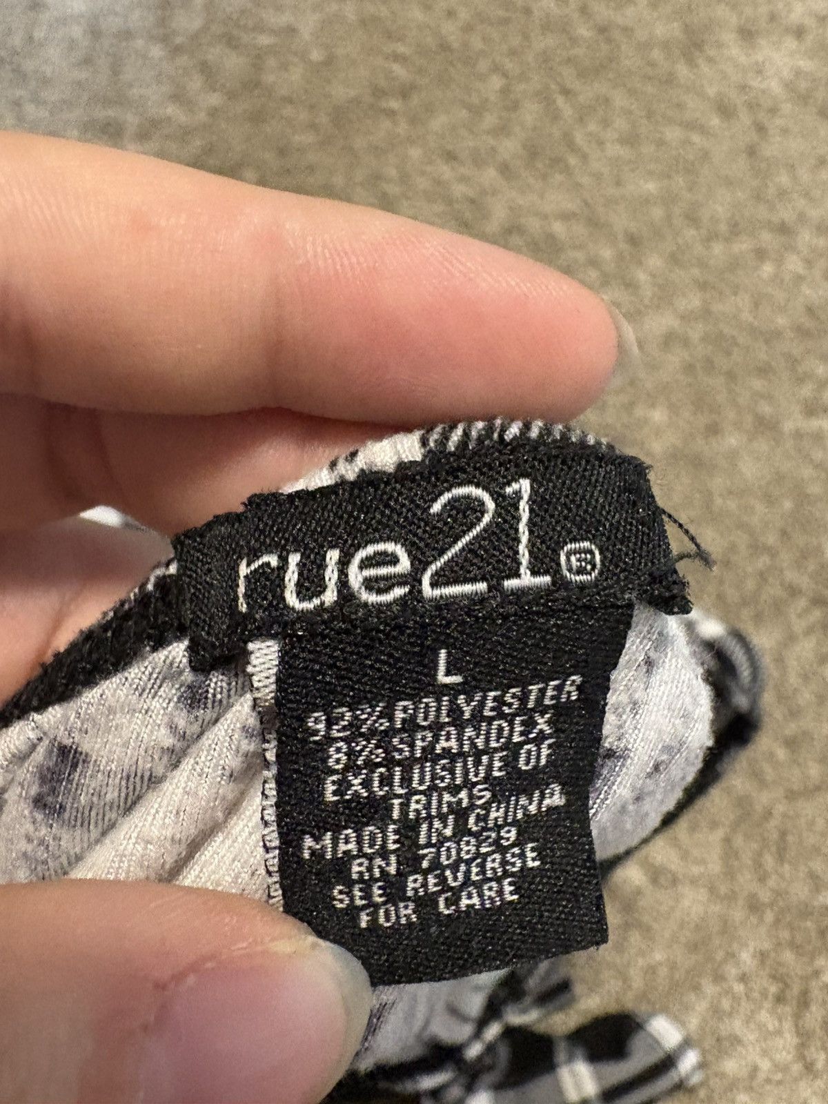 rue21 (Rue 21) Plaid CinchOff the Shoulder Long Sleeve: Size Large Size L / US 10 / IT 46 - 6 Thumbnail