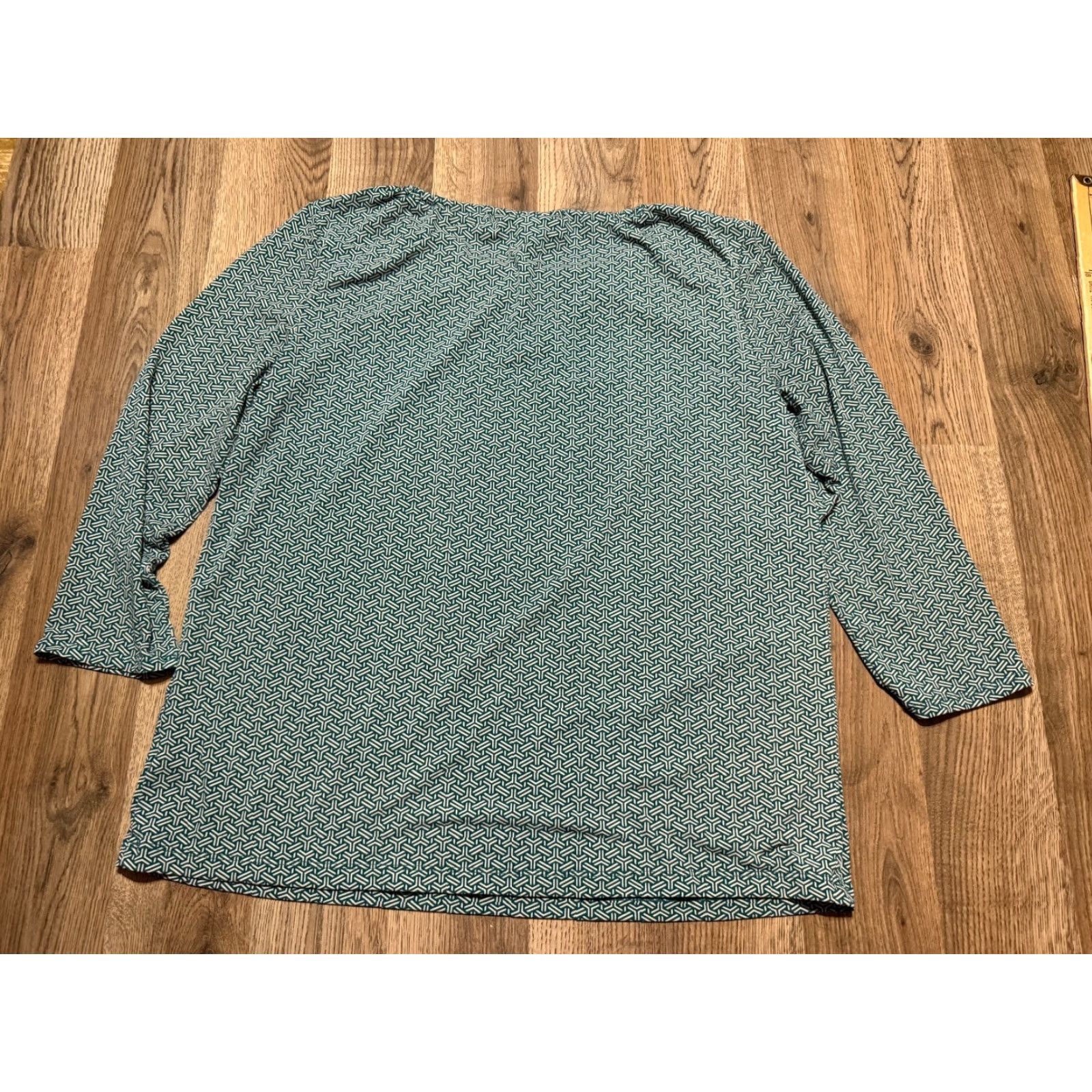 Liz Claiborne Liz Claiborne Blouse Shirt Women's M Green Long Sleeve Key Hole Size M / US 6-8 / IT 42-44 - 2 Thumbnail