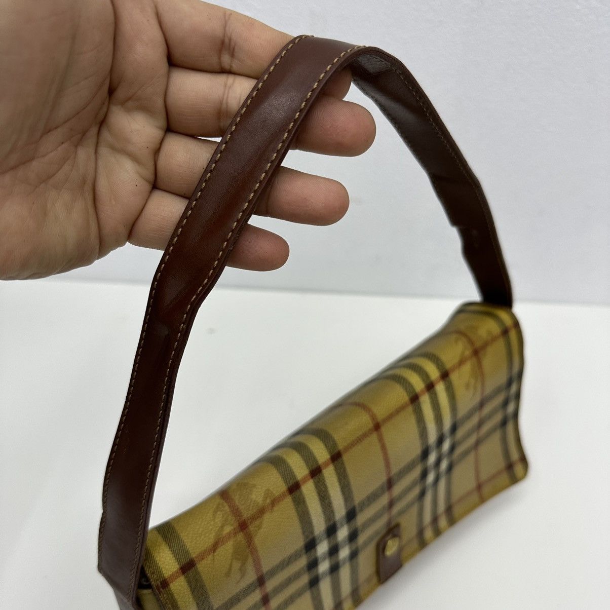 Burberry ‼️YES‼️ AUTHENTIC BURBERRY NOVA CHECK SHOULDER HANDBAG Size ONE SIZE - 9 Thumbnail
