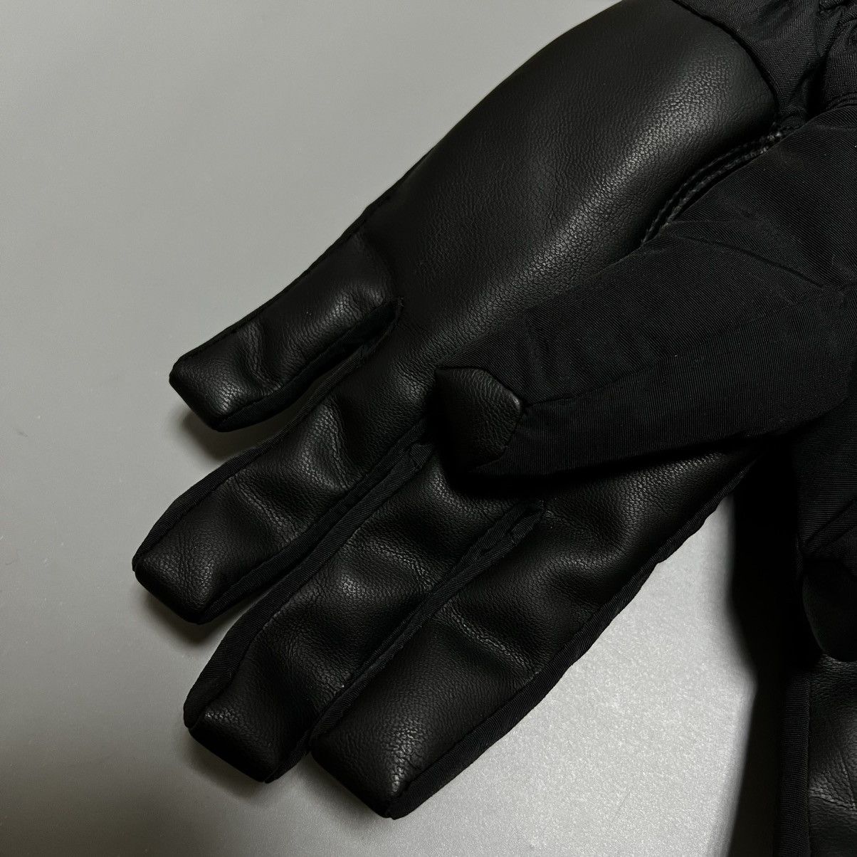 Mountain Equipment Mountain Equipment gloves Black NEW NWT Size ONE SIZE - 8 Thumbnail