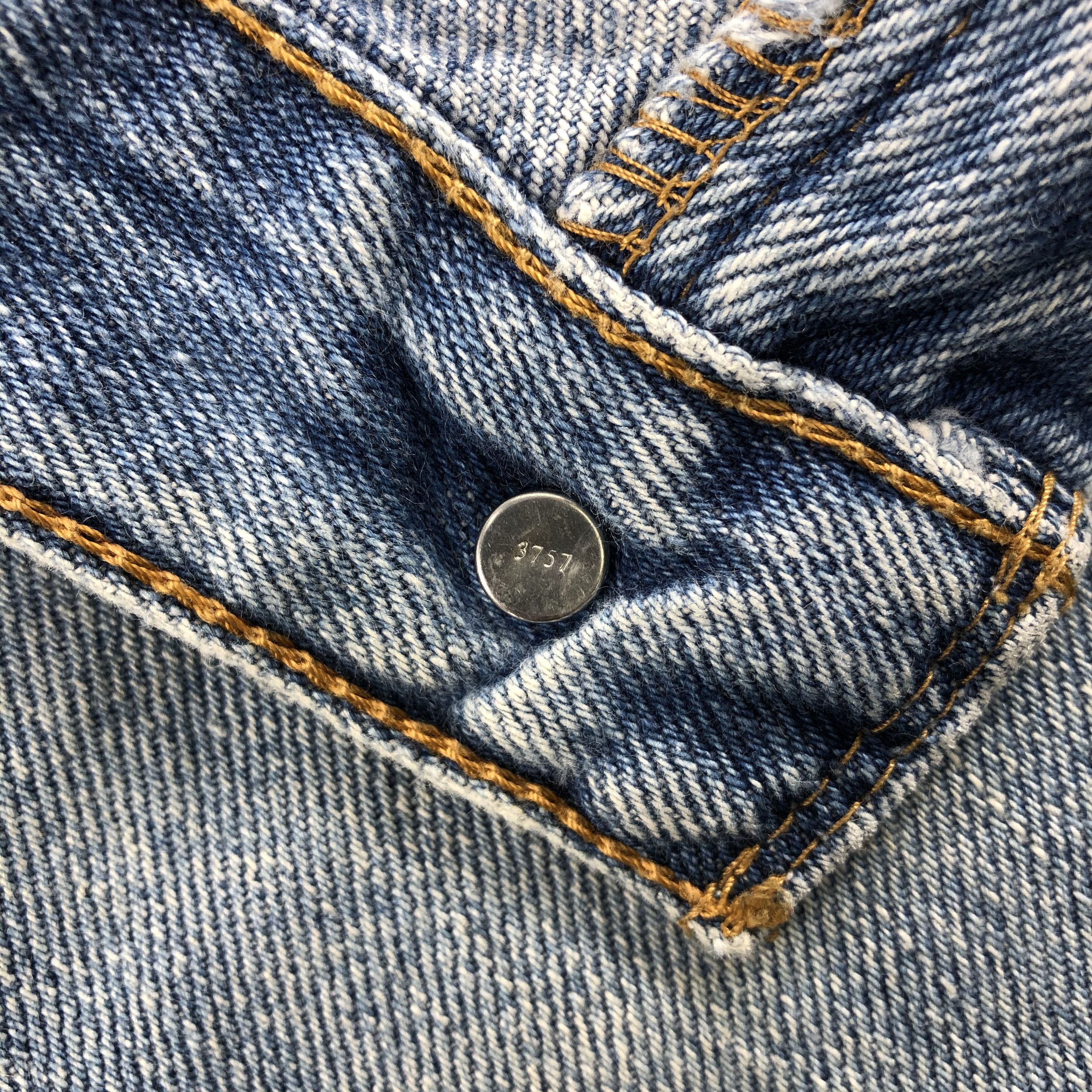 Levi's Vintage Levis 550 Jeans Stone Wash Distressed Hem KJ536 Size US 32 / EU 48 - 9 Thumbnail