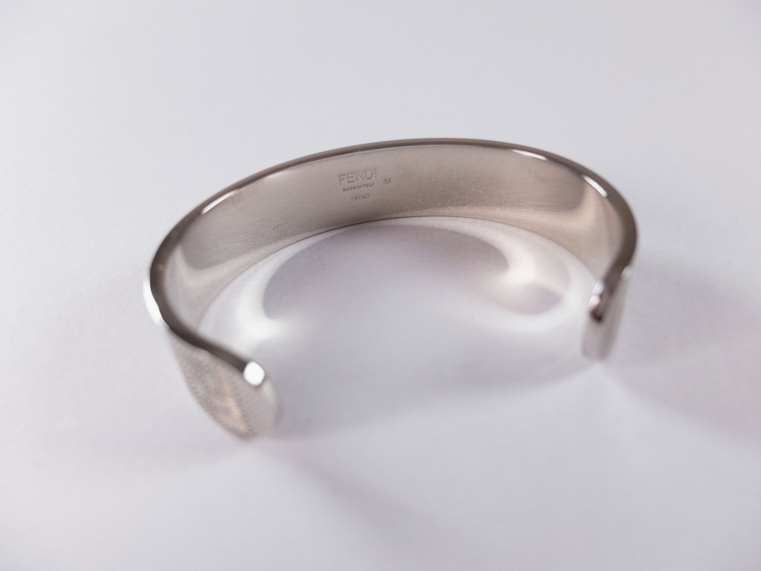 Fendi FENDI F logo silver tone engraved metal bracelet Medium Size ONE SIZE - 5 Thumbnail
