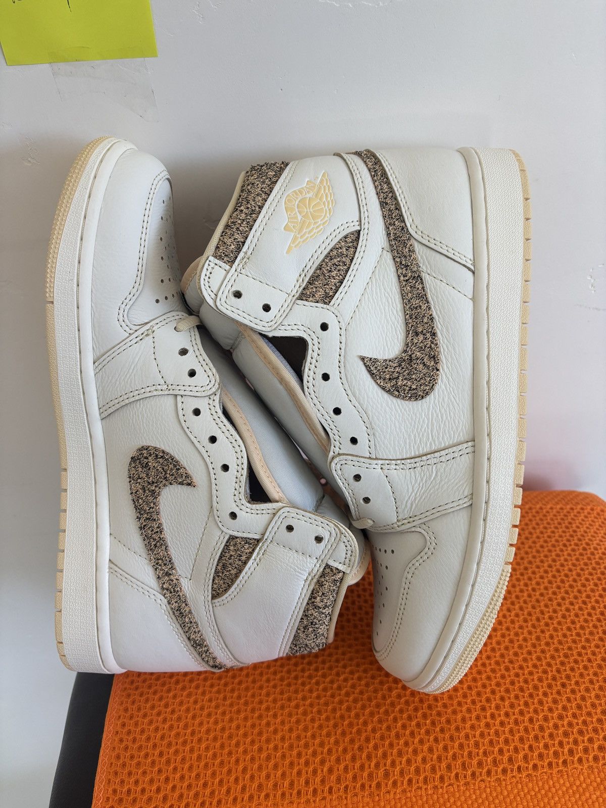 Jordan Brand Jordan 1 High Craft Vibrations of Naija Size US 9 / EU 42 - 2 Thumbnail