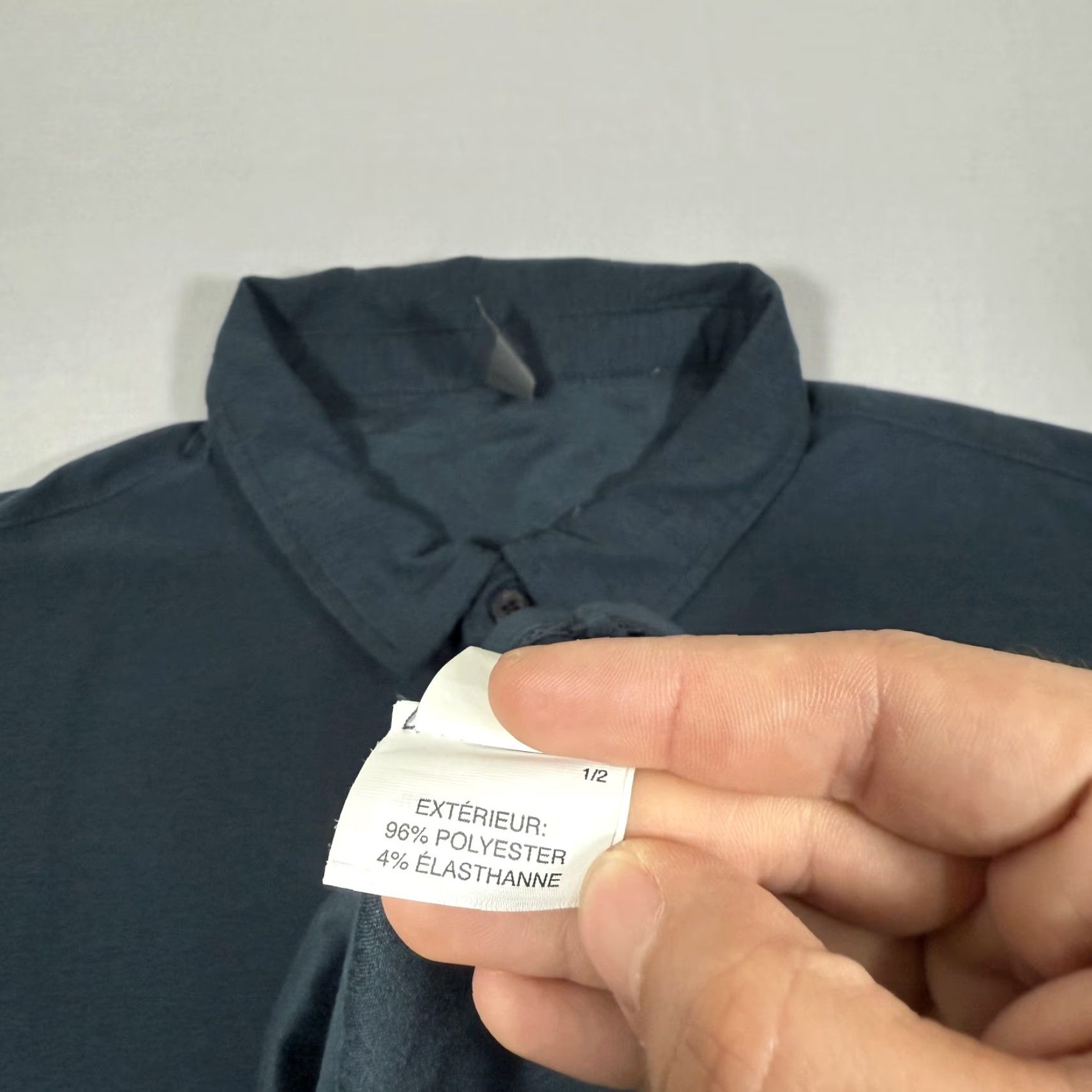 Vuori Vuori Polo Shirt Mens Large Blue Short Sleeve 3-Button Collared Stretch Lightweight Golf Modern Sports Logo Men Size US L / EU 52-54 / 3 - 7 Thumbnail