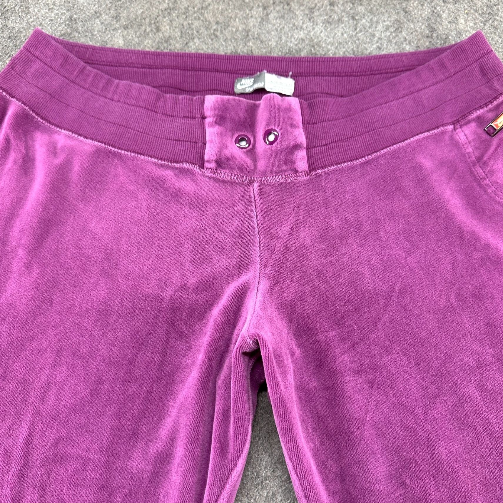Nike VINTAGE Nike Pants Women XL Purple Sweat Velour Velvet Swoosh Low Rise Baggy Y2K Size 40" / US 18 - 2 Thumbnail