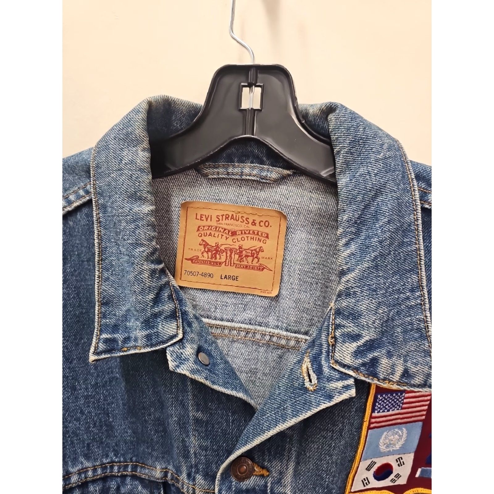 Denime VINTAGE Levi Strauss Denim Jean Trucker Jacket Blue 70507-4890 USA Made Size LG Mens Jacket Size US 33 - 2 Thumbnail