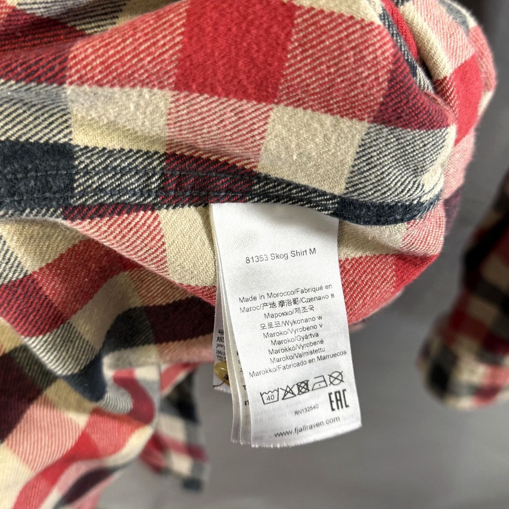 Vintage Fjällräven Skog Shirt Mens M Red Blue Plaid Flannel Slim Fit Outdoor Work Shirt Size US M / EU 48-50 / 2 - 7 Thumbnail