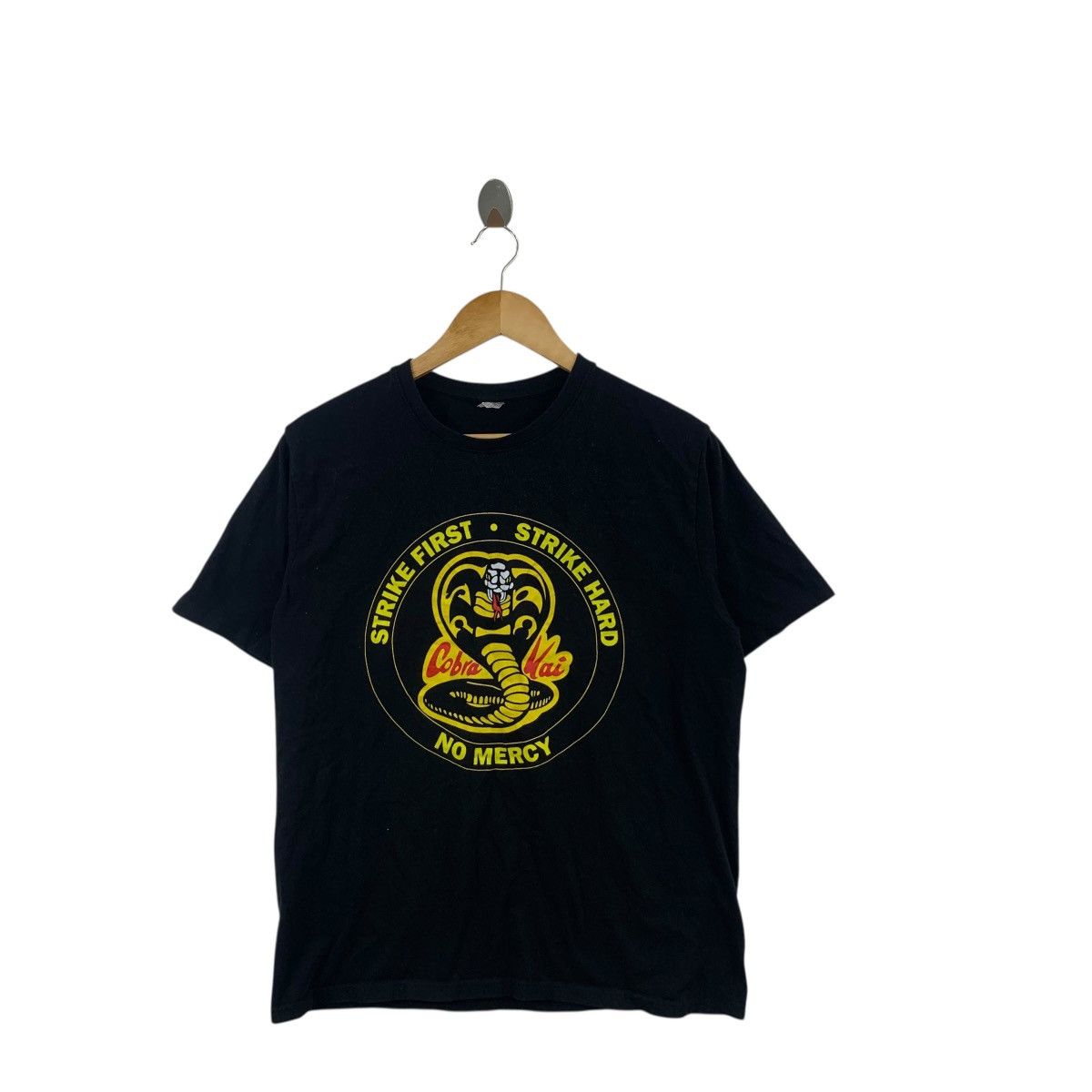 Other THE KARATE KID Cobra Kai No Mercy Series Tee Shirt Top Size US L / EU 52-54 / 3 - 3 Thumbnail