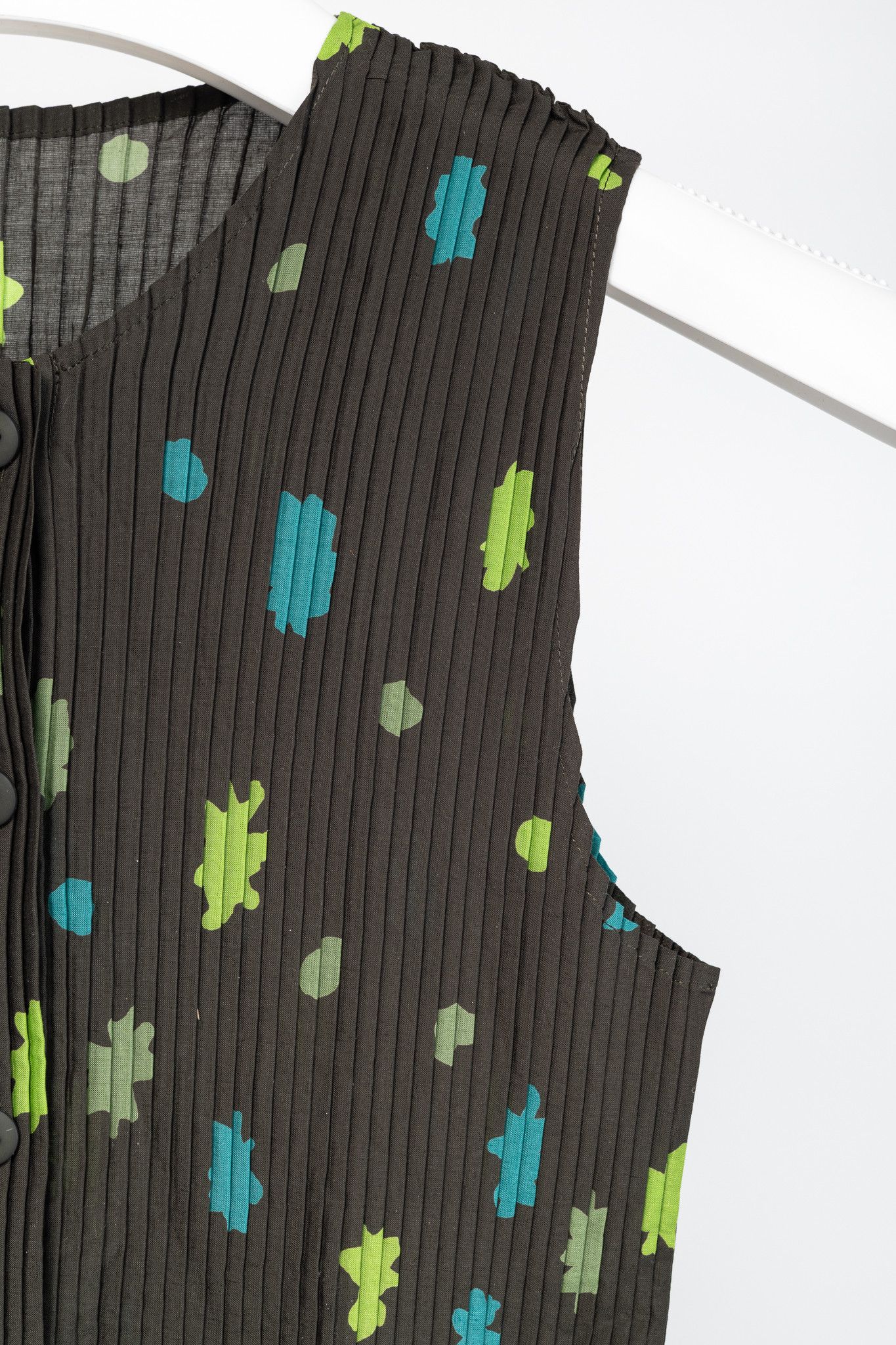 Issey Miyake Issey Miyake Green Floral Pleated Sleeveless Buttoned Top Size M / US 6-8 / IT 42-44 - 4 Thumbnail
