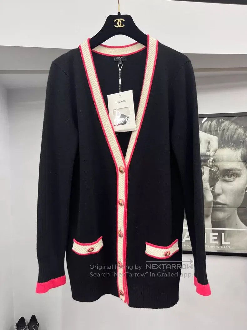Chanel Chanel Black cashmere knitted cardigan coat Size XS / US 0-2 / IT 36-38 - 1 Thumbnail