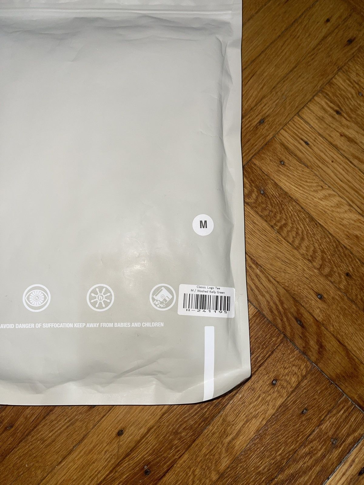 HIDDEN Classic logo tee washed green Size US M / EU 48-50 / 2 - 4 Thumbnail
