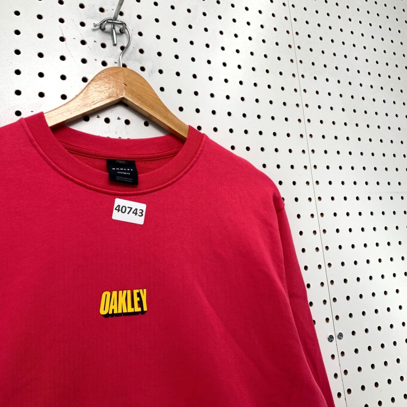 Oakley VINTAGE Oakley Sweatshirt Crewneck Mens Medium Pink Yellow Graphic Custom 20.5x28 Crew Neck Pullover Fleece Size US M / EU 48-50 / 2 - 6 Thumbnail