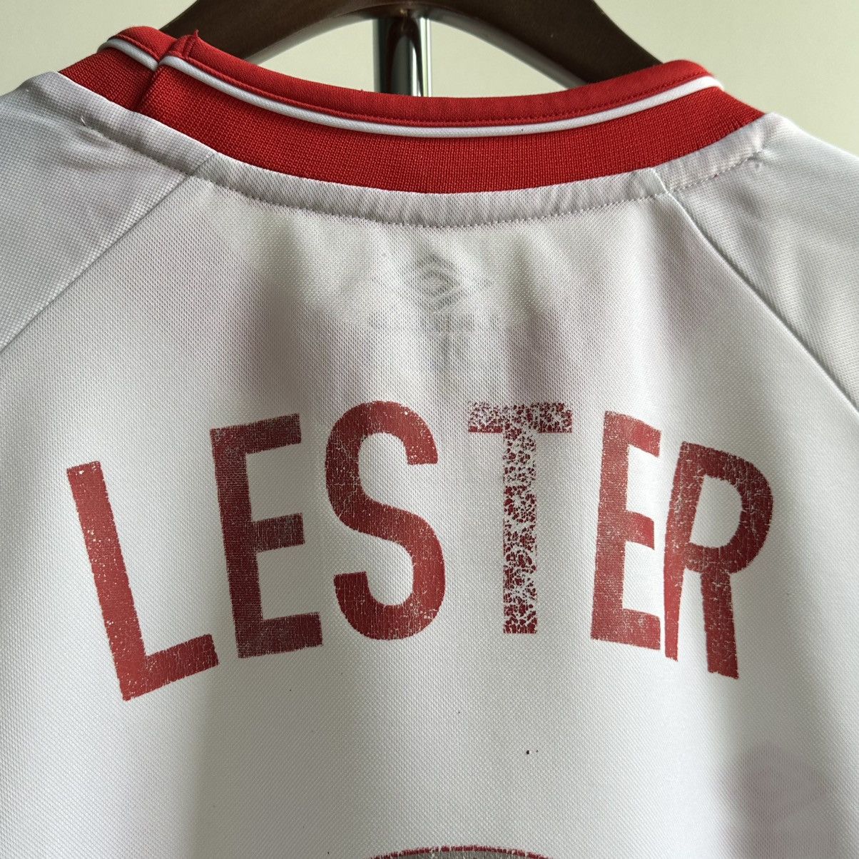 Umbro JACK LESTER #8 VINTAGE FC NOTTINGHAM FOREST 2000/01 JERSEY Size US M / EU 48-50 / 2 - 11 Thumbnail