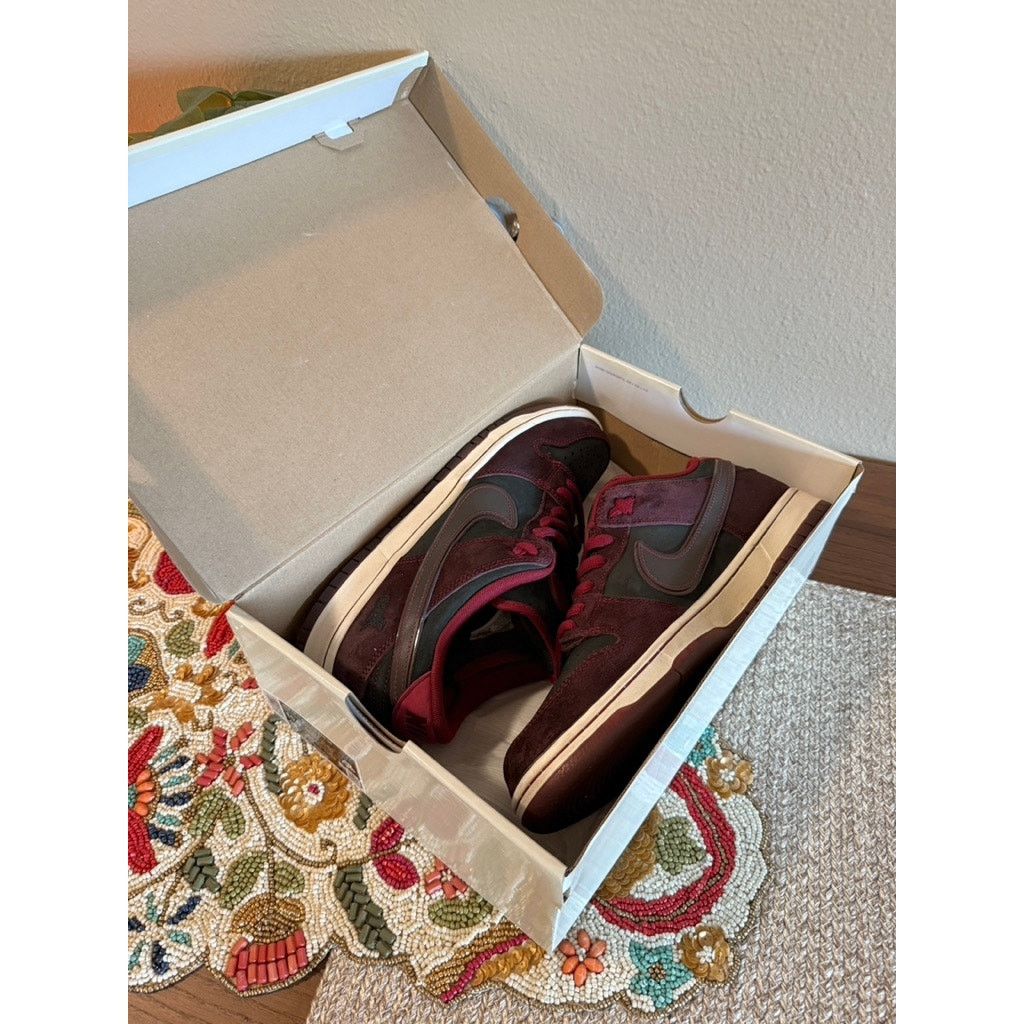 Nike Nike SB Dunk Low Riot Skateshop Mahogany Dark Beetroot Red Size US 10.5 / EU 43-44 - 7 Thumbnail