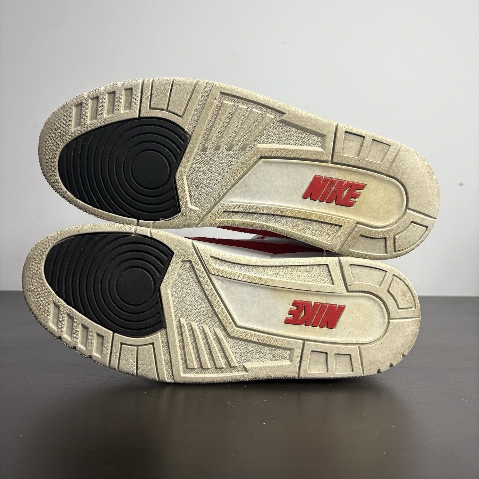 Nike Size 11.5 - Jordan 3 Retro Tinker Air Max 1 2019 Size US 11.5 / EU 44-45 - 6 Thumbnail
