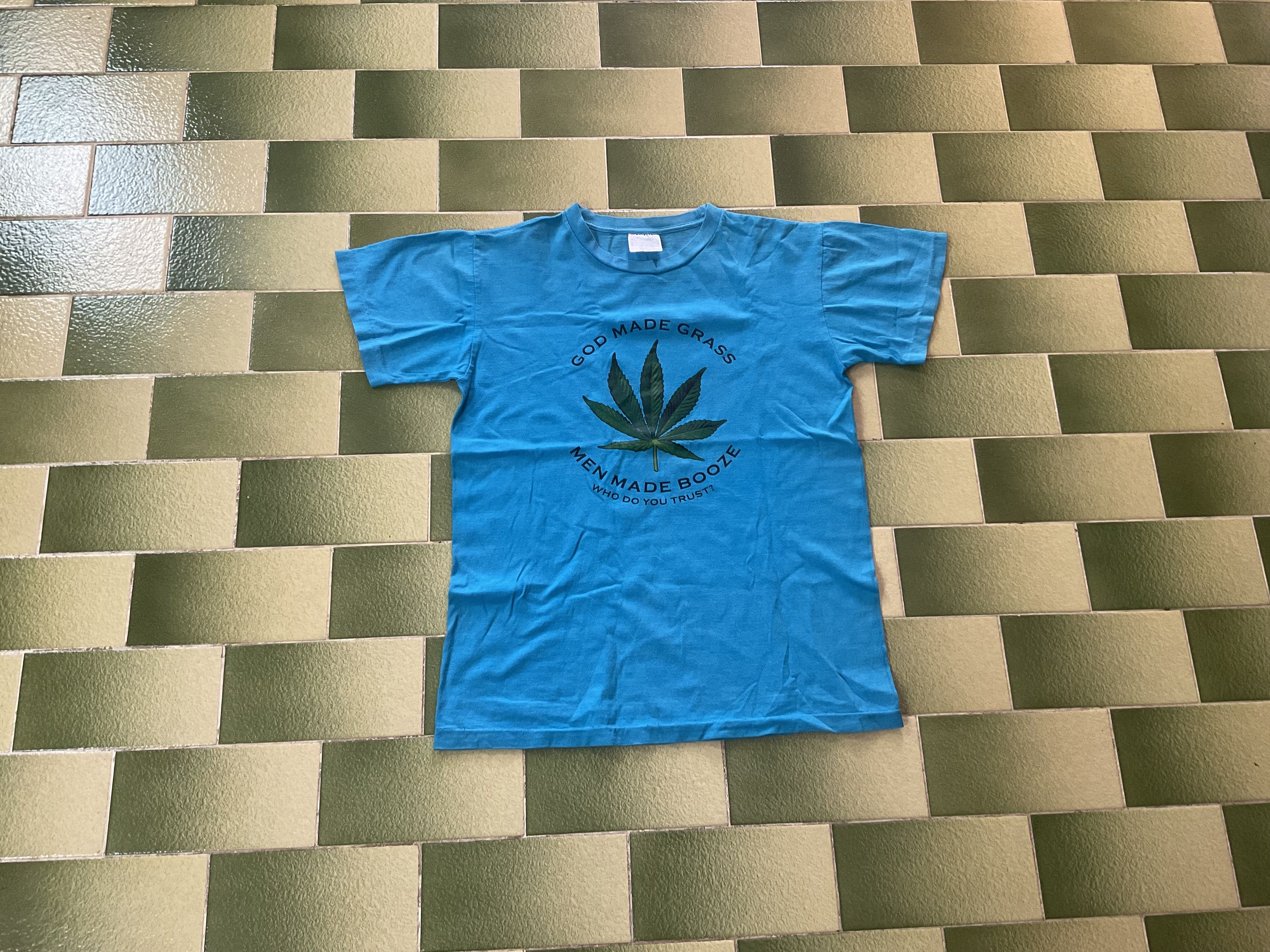 Hanes Vintage 90s Cannabis Marijuana Weed T-Shirt God Made Grass Size US S / EU 44-46 / 1 - 1 Thumbnail