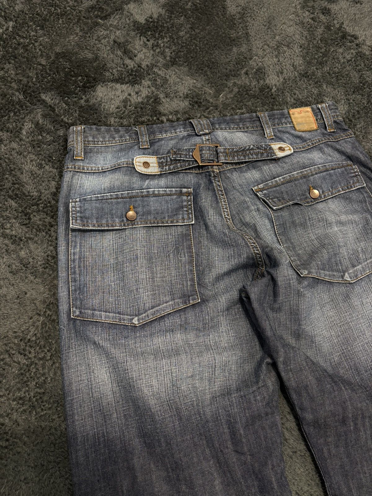 Japanese Brand Vintage 2000s Distressed Baggy Buckle Jeans Levis Style Size US 34 / EU 50 - 3 Thumbnail