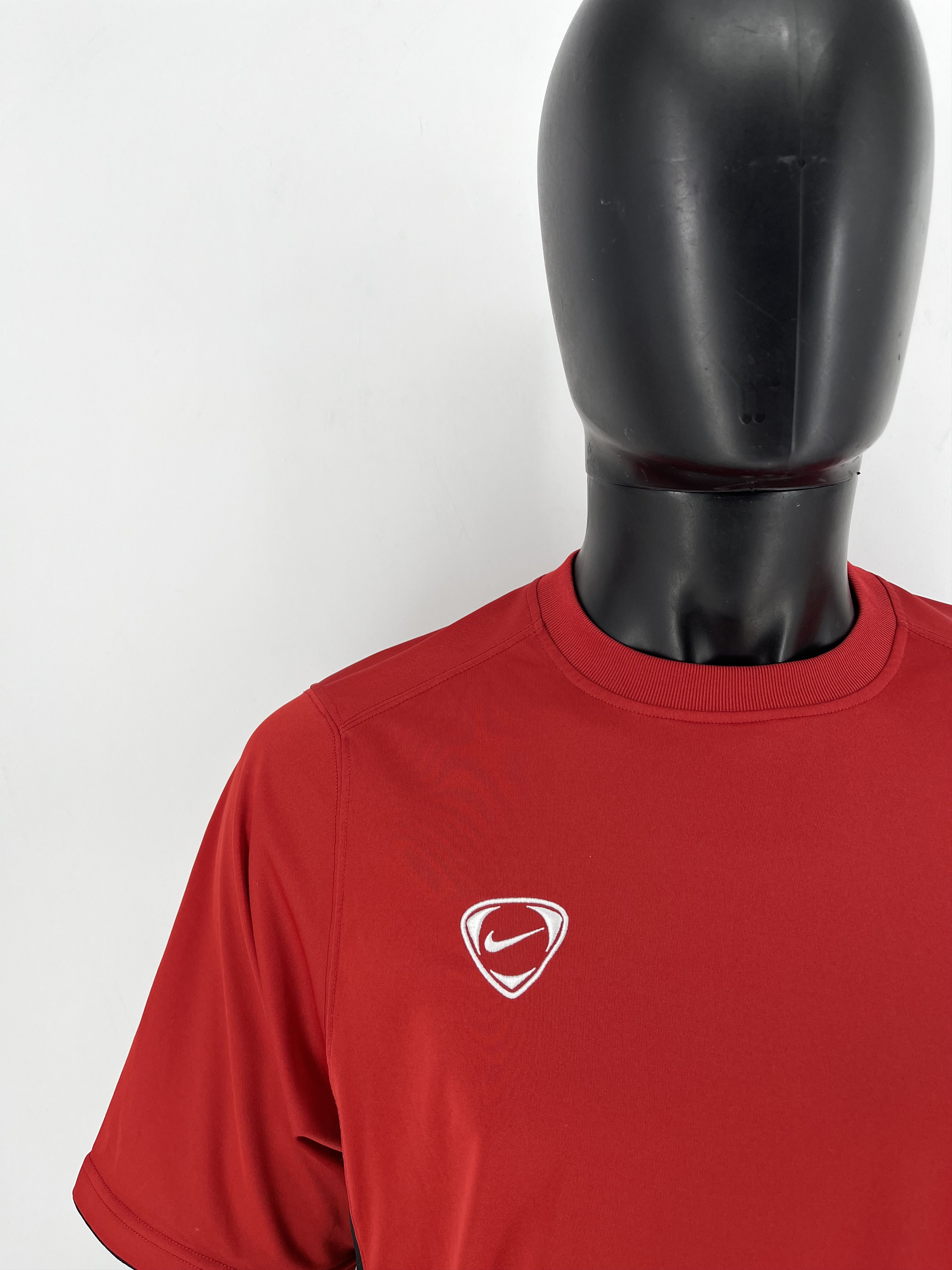 Nike Nike Red Mens Retro Swoosh Football Training Shirt L Size US L / EU 52-54 / 3 - 7 Thumbnail