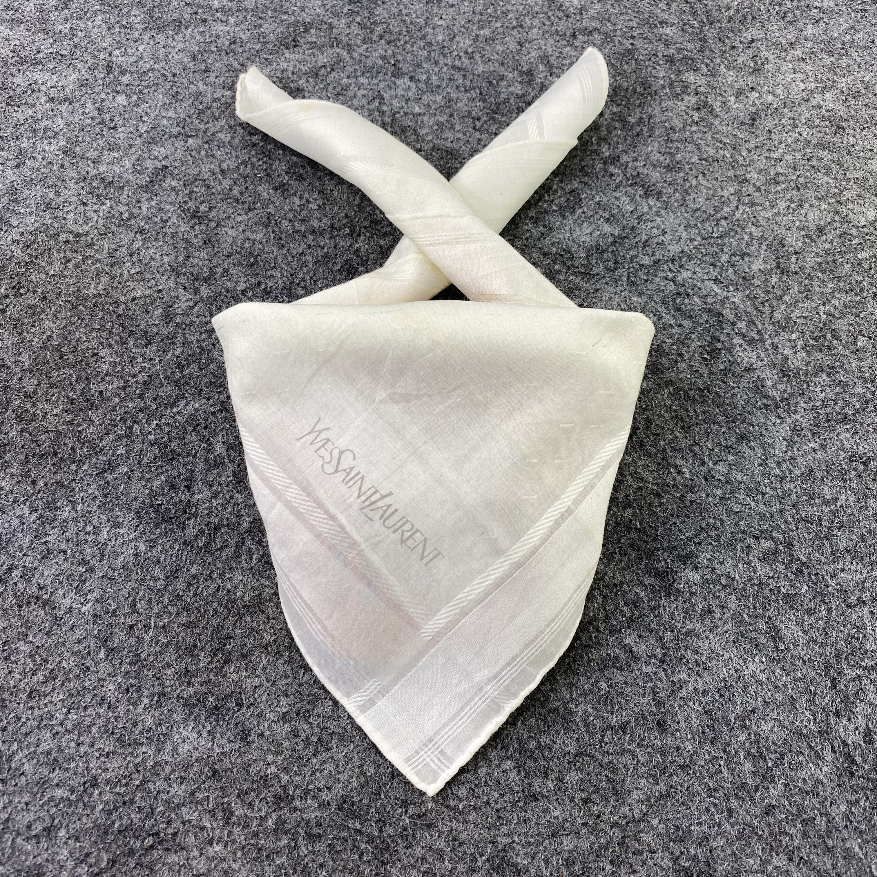 Vintage Yves Saint Laurent Handkerchief / Bandana / Neckerch-B664 Size ONE SIZE - 2 Thumbnail