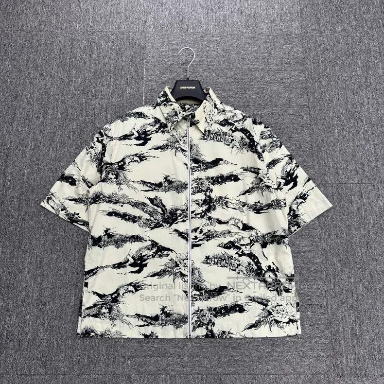 Givenchy Givenchy Gothic Full Print Short Sleeve Shirt Size US XS / EU 42 / 0 - 1 Thumbnail