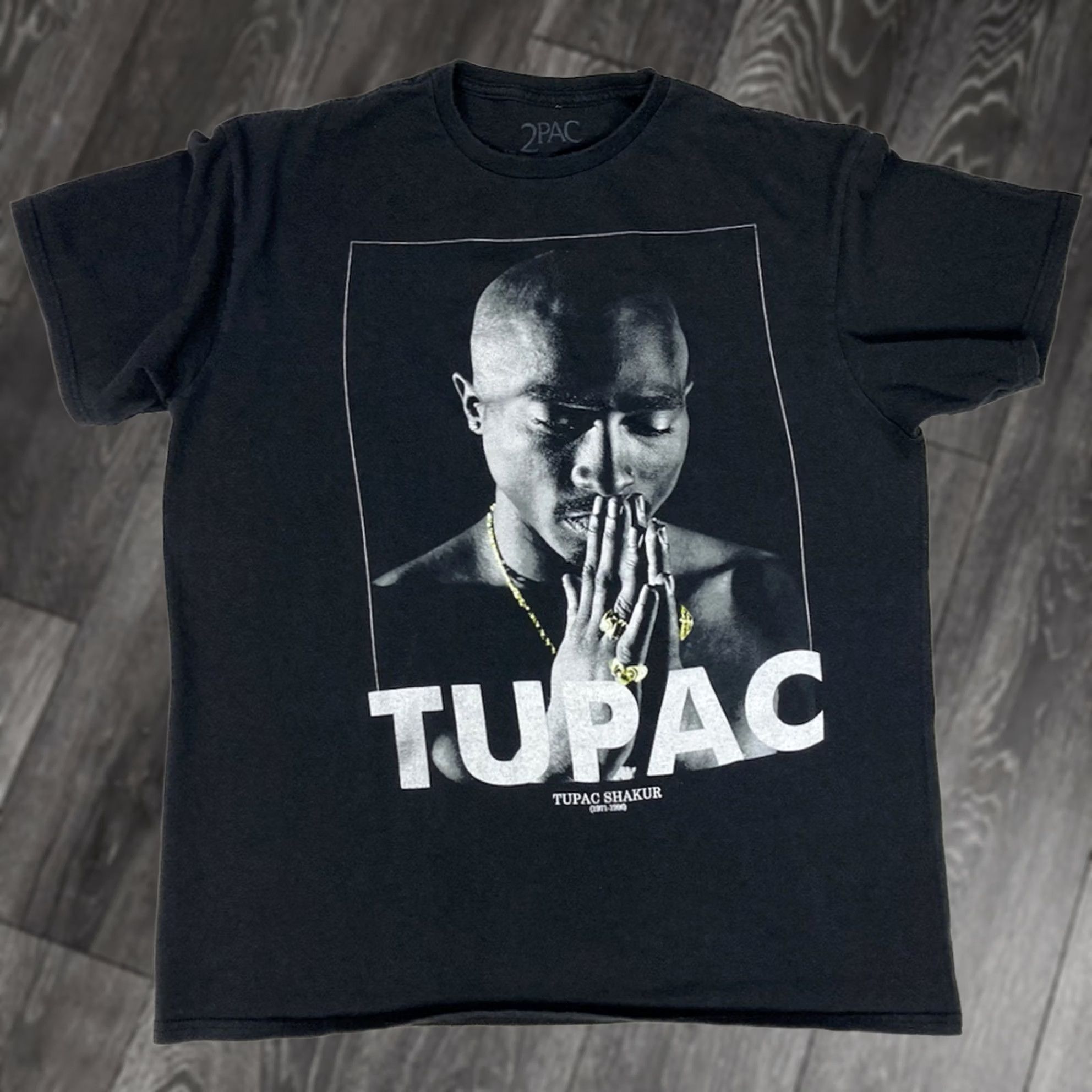 Vintage 2pac Tupac Shakur Praying Hand 71 Graphic T-shirt Men Large Black Music Shirt Size US L / EU 52-54 / 3 - 1 Thumbnail