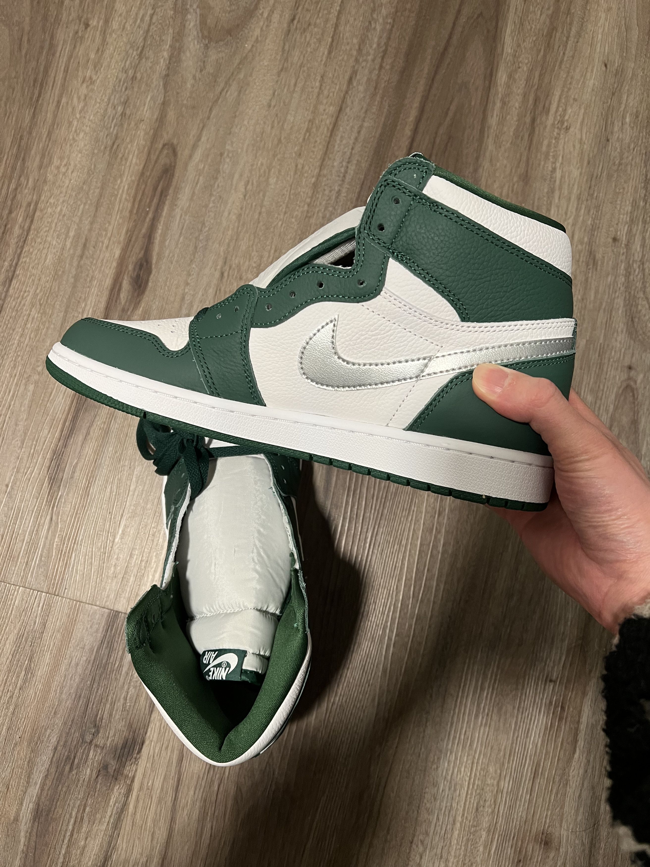 Nike Air Jordan 1 Retro High OG - Gorge Green Size US 10.5 / EU 43-44 - 1 Thumbnail
