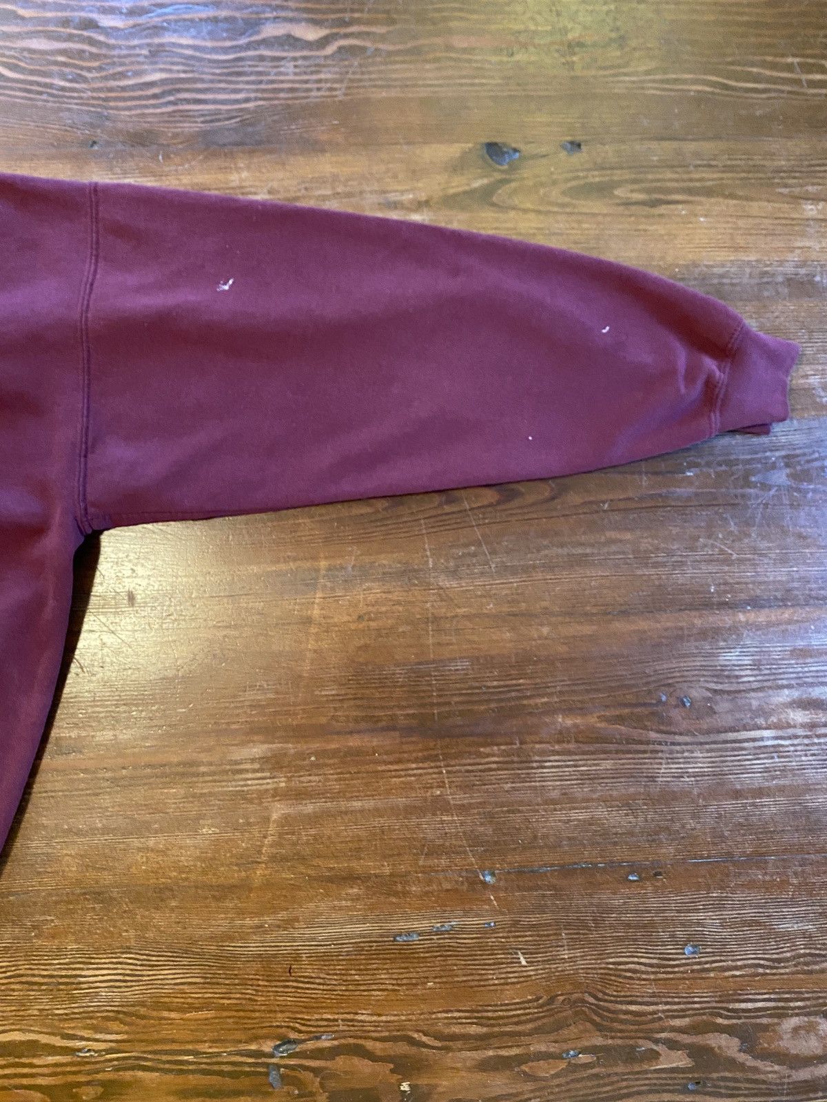 Gildan × Vintage Vintage 90’s Howling Wolf Maroon Crewneck Sweatshirt Size US XL / EU 56 / 4 - 17 Thumbnail