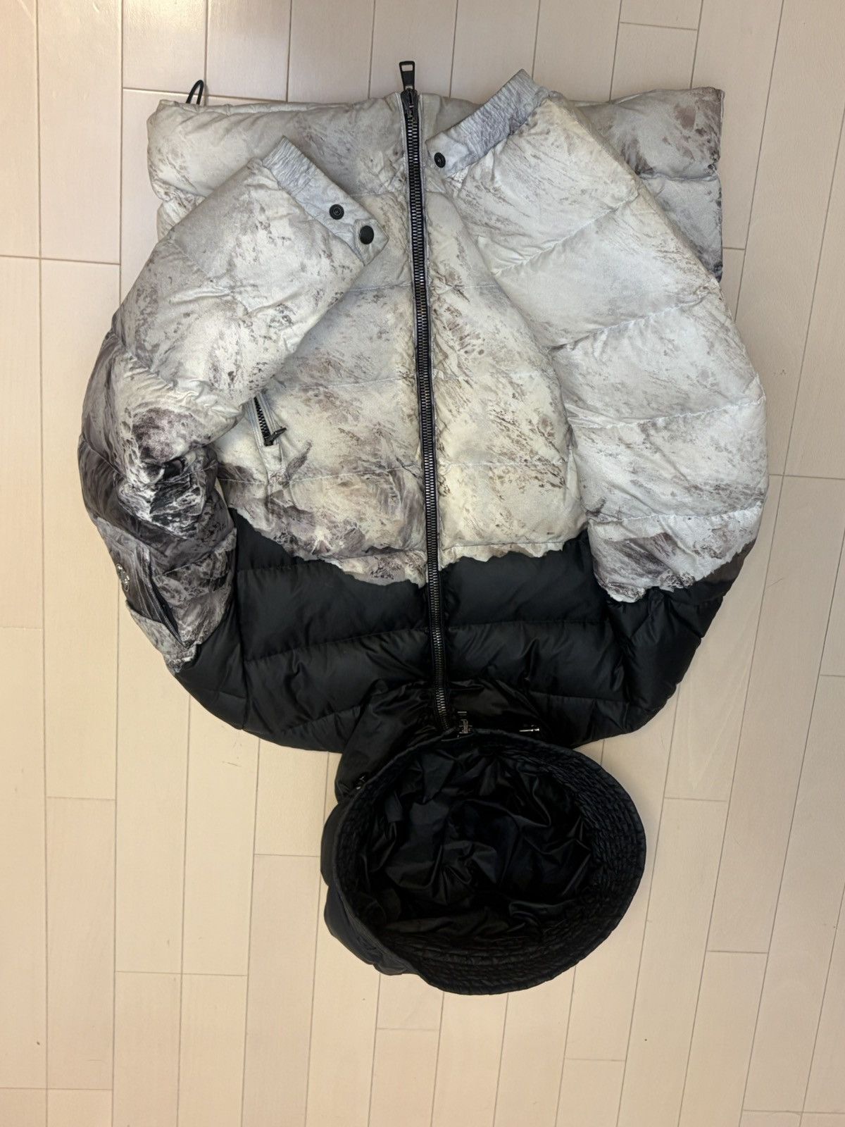 Moncler Rare Moncler Blackout Down Jacket Dan Holdsworth Size 1 Size US S / EU 44-46 / 1 - 21 Thumbnail