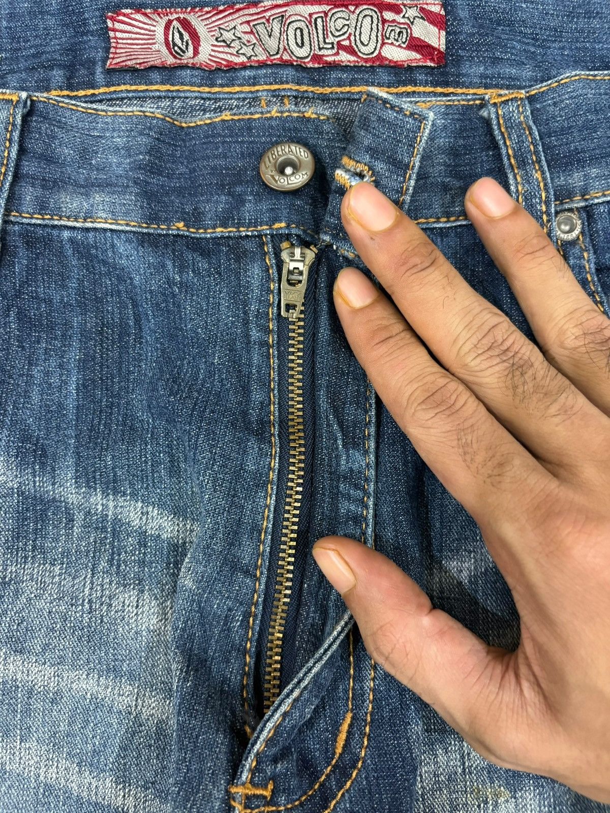 Volcom Vintage Volcom Faded Wash Baggy Skate Jeans Size US 35 - 3 Thumbnail