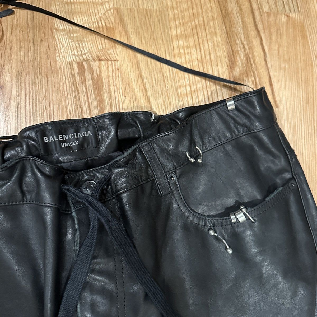 Balenciaga PIERCED BAGGY LEATHER PANTS Size US 32 / EU 48 - 6 Thumbnail