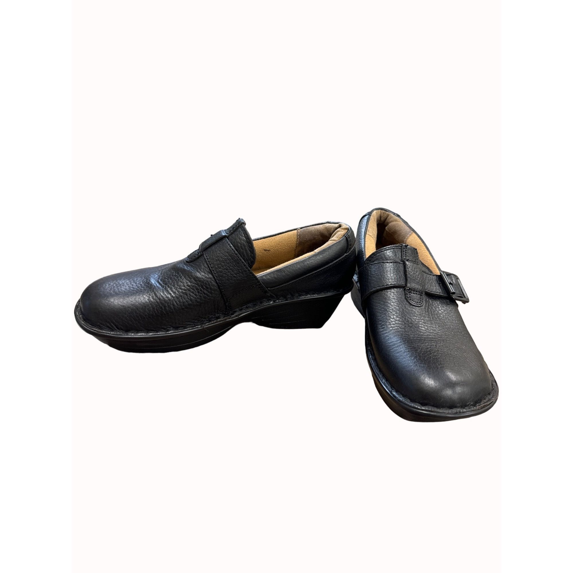 Designer NurseMates pillow top women’s leather clog shoes 7M SKU 6274 Size US 7 / IT 37 - 2 Thumbnail