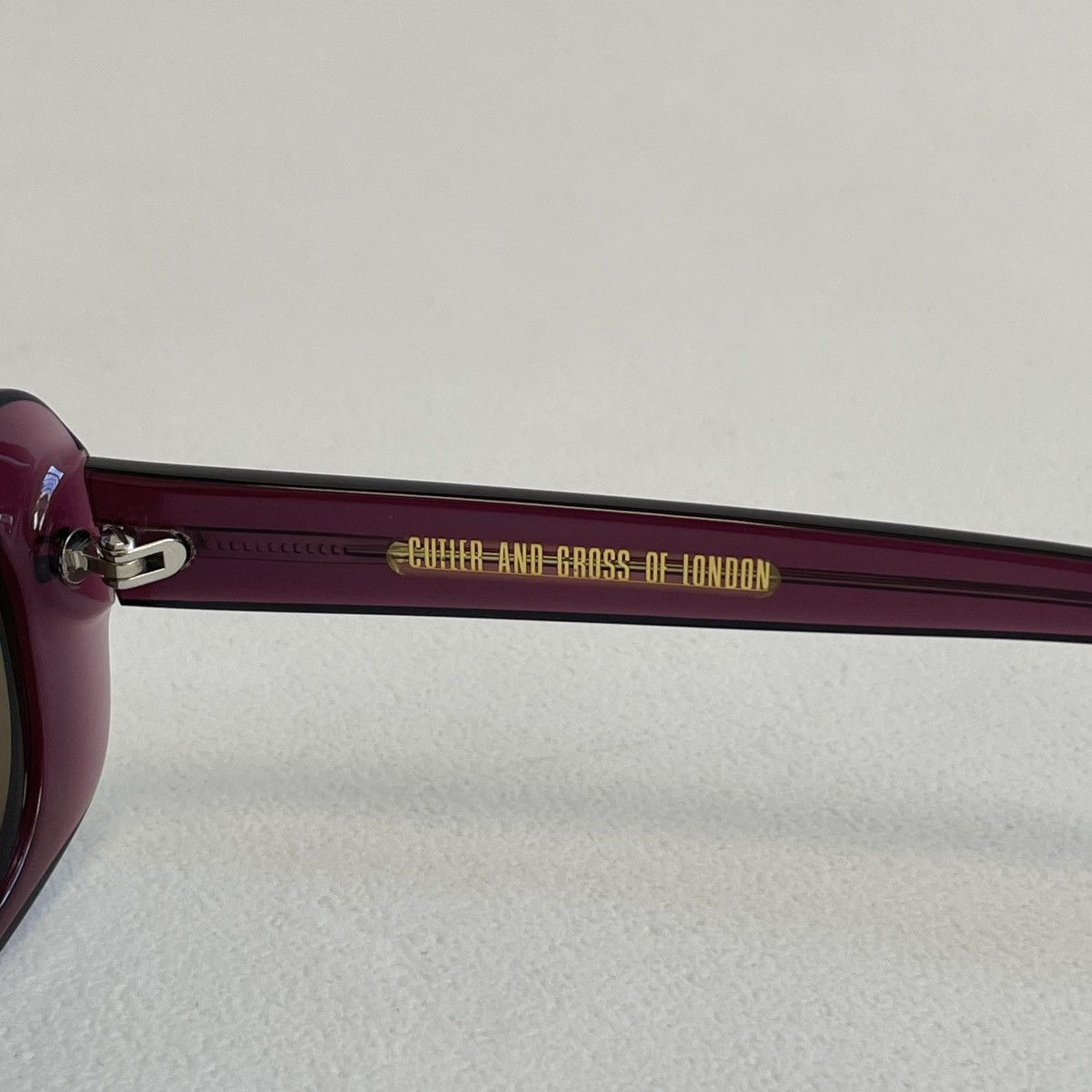 Cutler and Gross ‘Clear Purple’ 70s Rounded Edge Sunglasses Size ONE SIZE - 10 Thumbnail