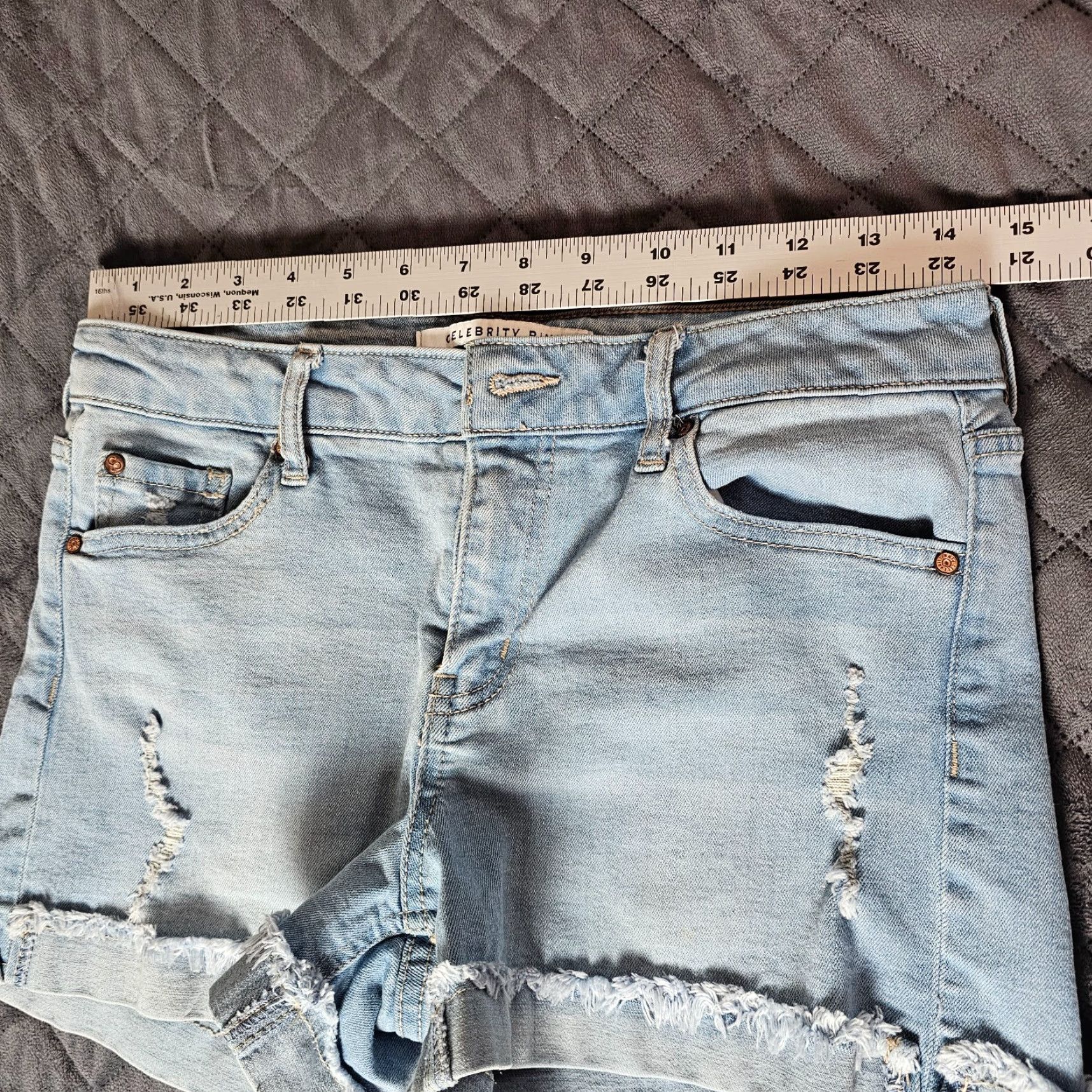 Vintage Celebrity Pink Shorts Womens 28 Blue Denim Mid Rise Casual Light Wash Cuffed 5-Pocket Design Summer Beach Walking Mens Womens Girls Size 28" / US 6 / IT 42 - 4 Thumbnail