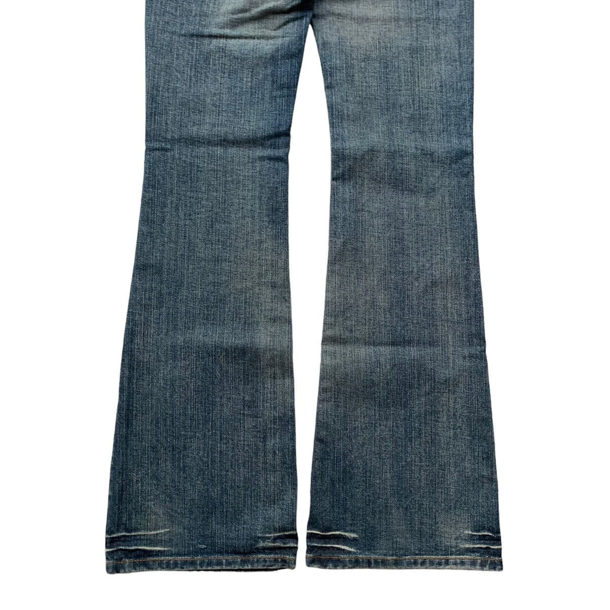 Japanese Brand × Vintage 2000s Back Number Blue Wash Distressed Fatigue Flared Jeans Size US 28 / EU 44 - 7 Thumbnail