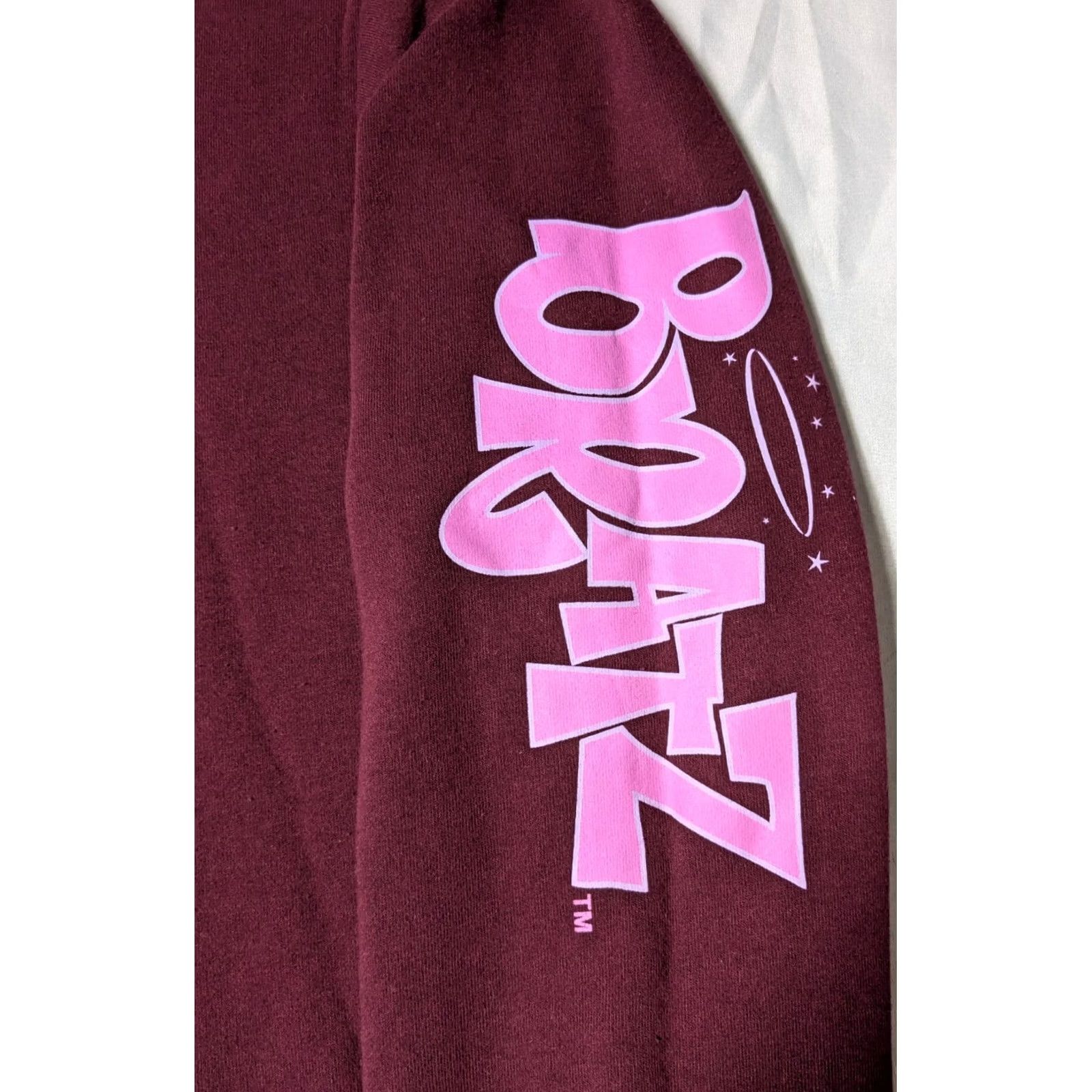 Vintage BRATZ DOLL GROUP Women Oversized XL Burgundy Fuzzy Logo Pullover Sweatshirt Size XL / US 12-14 / IT 48-50 - 2 Thumbnail