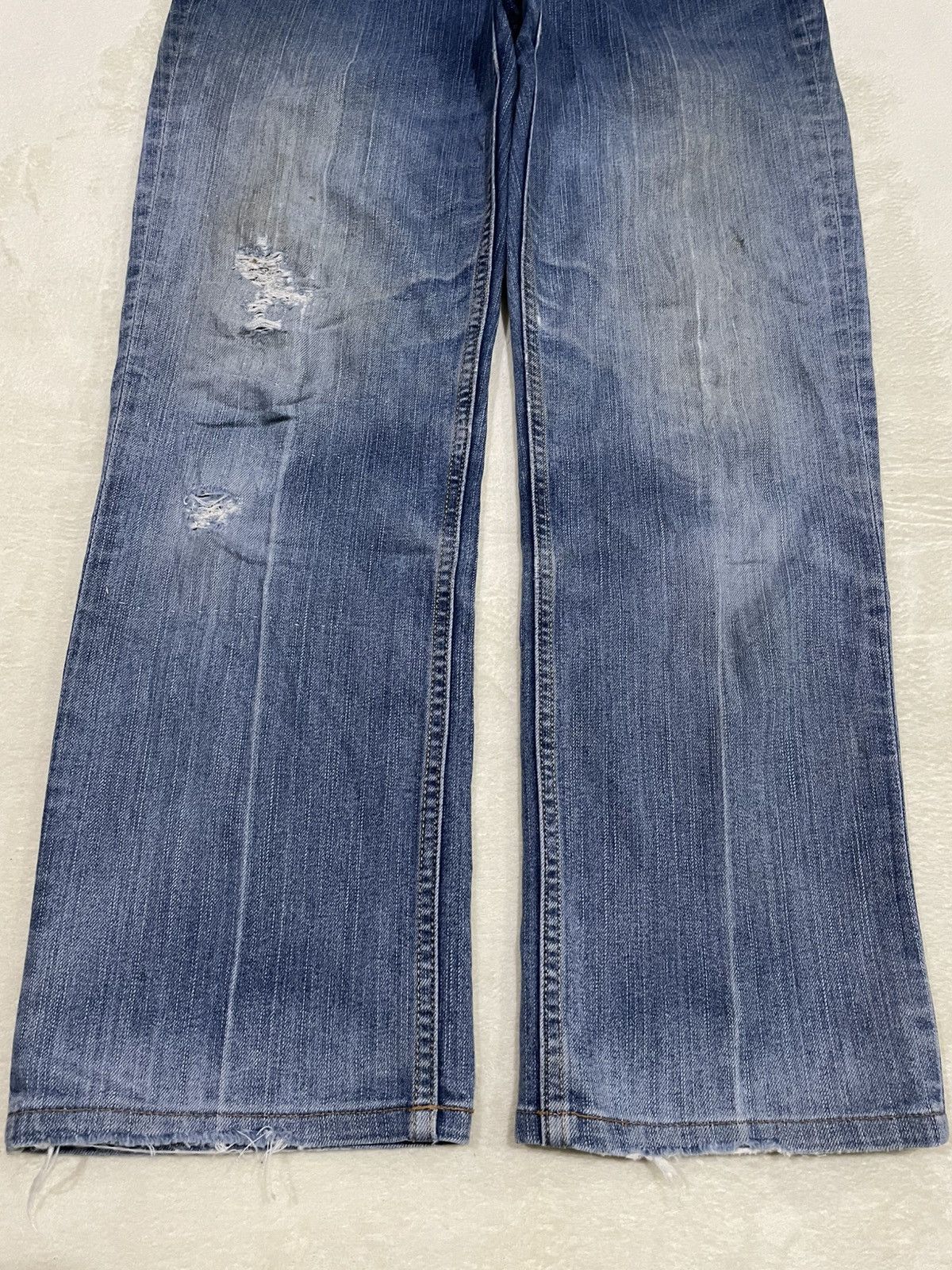 Japanese Brand Vintage Boot Cut Distress Ripped Faded Denim Jeans Size US 31 - 3 Thumbnail