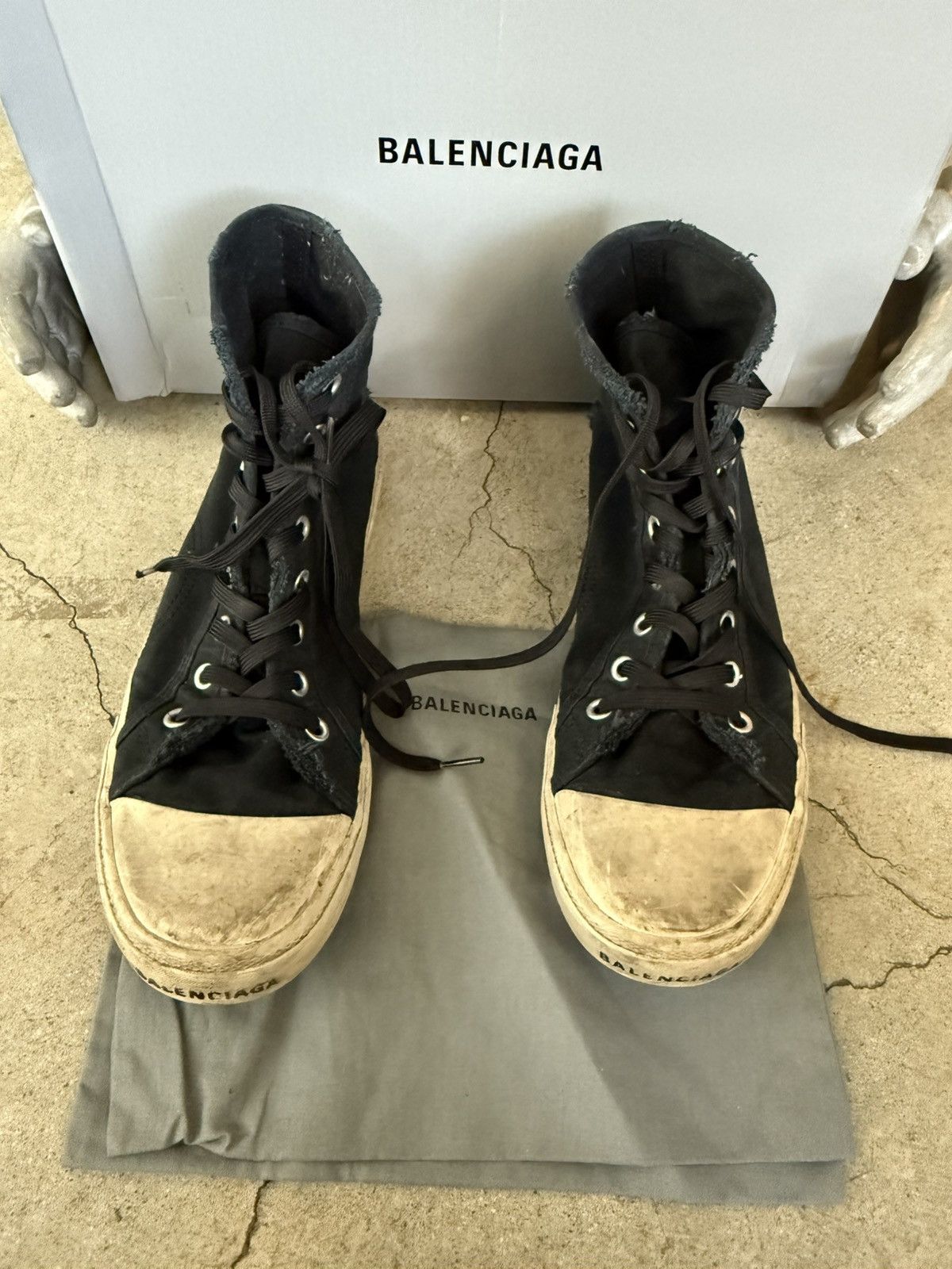 Balenciaga BALENCIAGA HI TOP PARIS CHUCKS SNEAKER Size US 11 / EU 44 - 1 Thumbnail