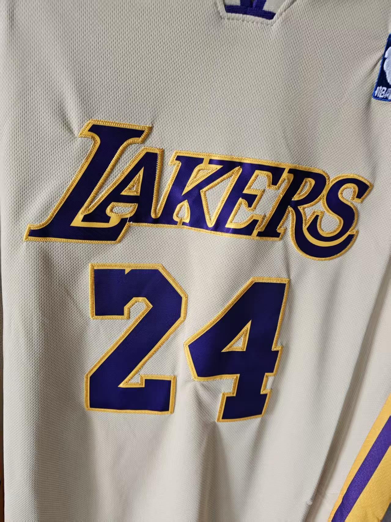 NBA Lakers #24 Kobe Bryant Jersey Size US S / EU 44-46 / 1 - 3 Thumbnail