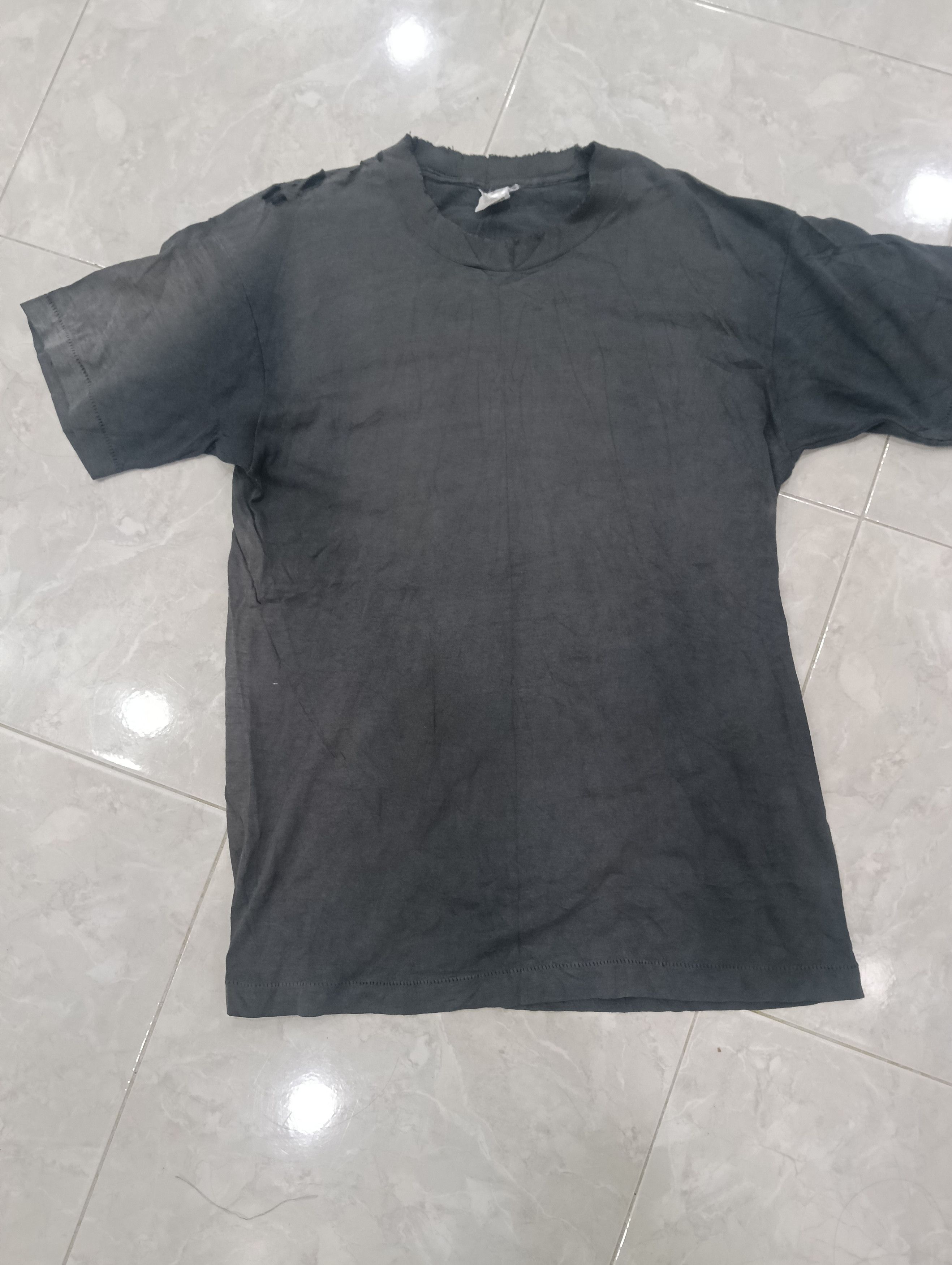 Fruit Of The Loom Rare Vintage Thrashed Tee Size US M / EU 48-50 / 2 - 3 Thumbnail
