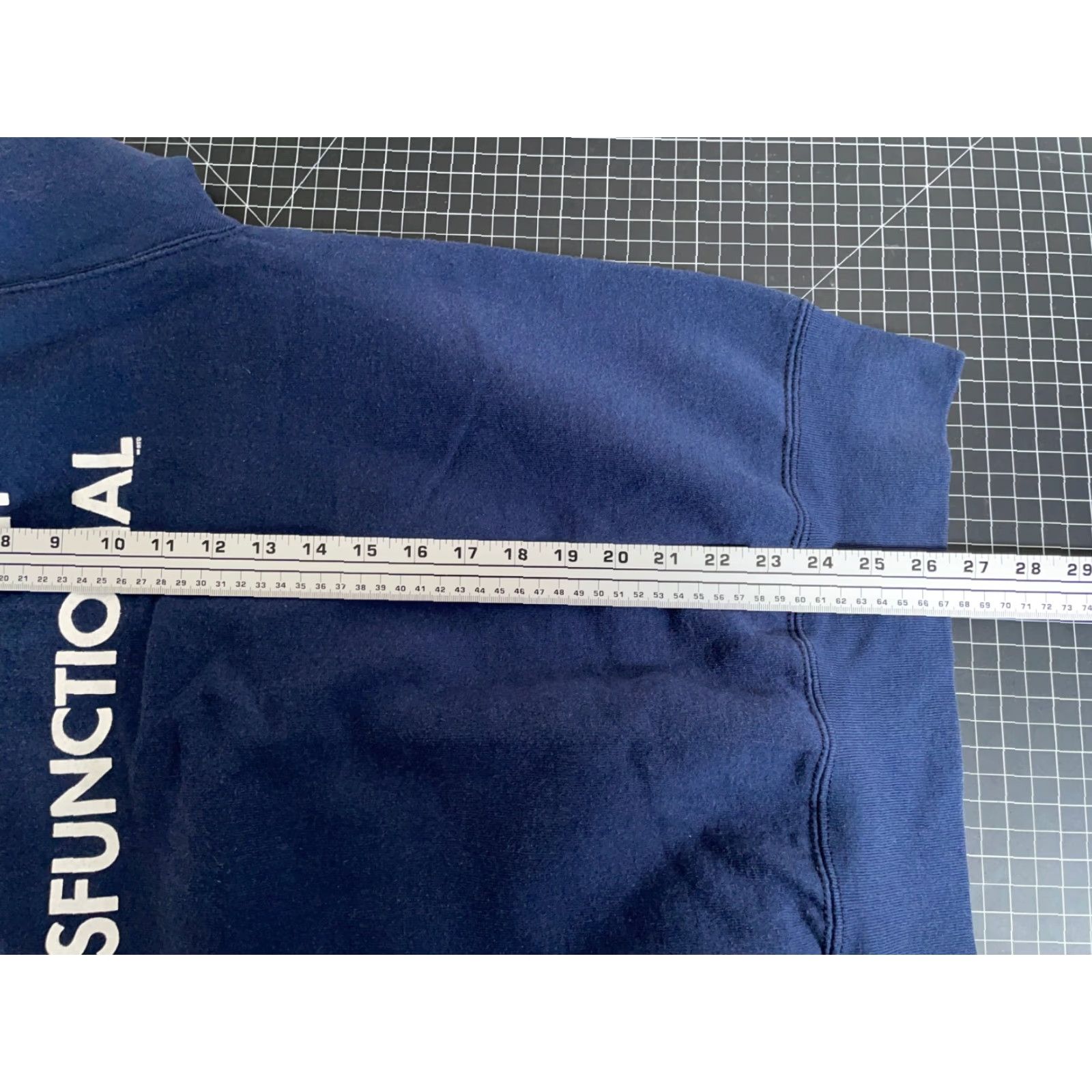 Fruit Of The Loom VTG Fruit of the Loom Sweatshirt I Put the Fun in Dysfunction Adult Large Blue 50/50 USA Tag Size US L / EU 52-54 / 3 - 6 Thumbnail