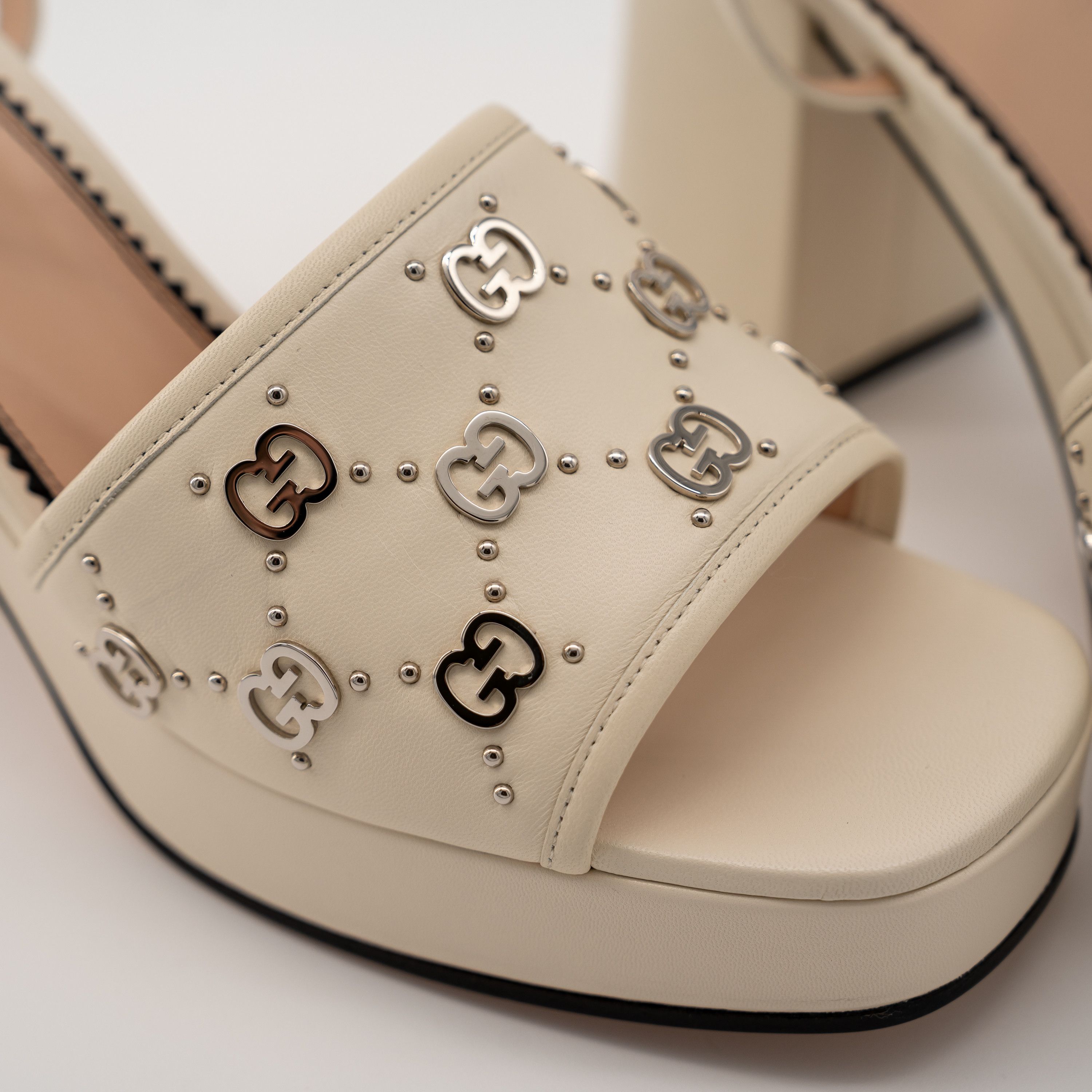 Gucci US 11.5 Gucci GG Studs Strap Sandals White Cream Leather Size US 11.5 / IT 41.5 - 7 Thumbnail