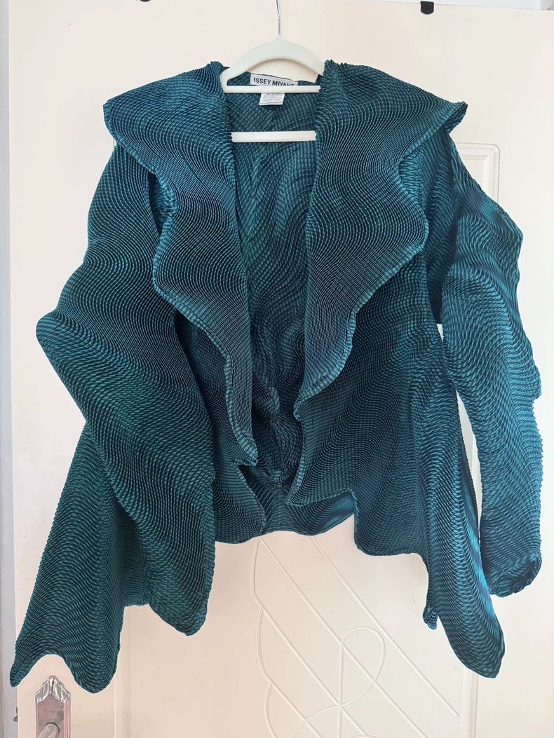 Issey Miyake Issey Miyake Green flower bud coat Size M / US 6-8 / IT 42-44 - 2 Thumbnail