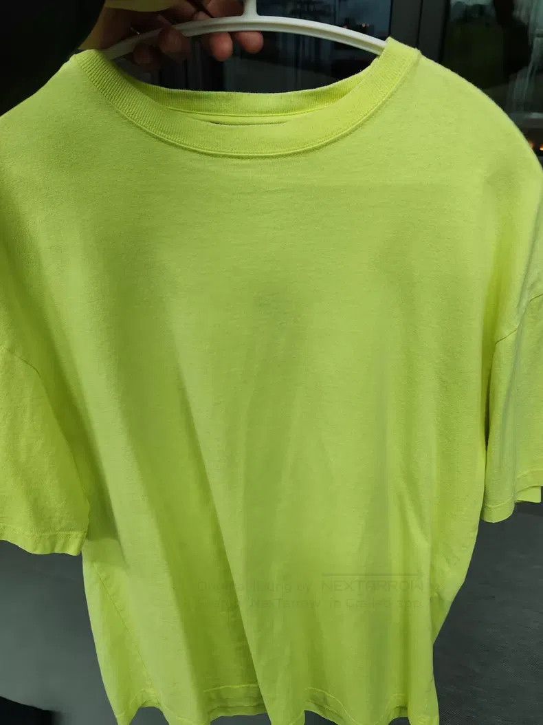 Balenciaga Balenciaga Fluorescent Green Short Sleeve T-Shirt Size US S / EU 44-46 / 1 - 1 Thumbnail
